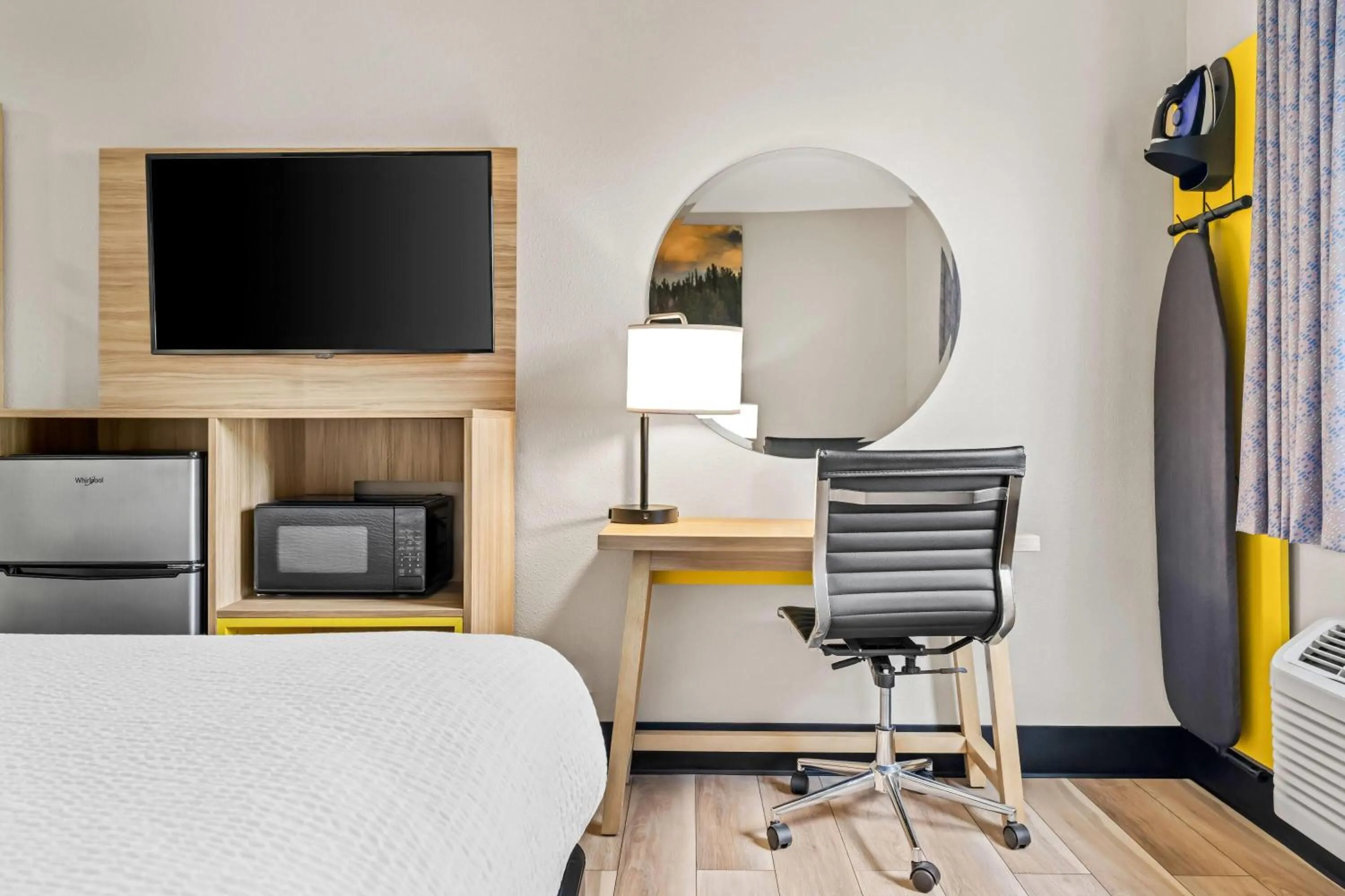 Bed in Days Inn by Wyndham Billings