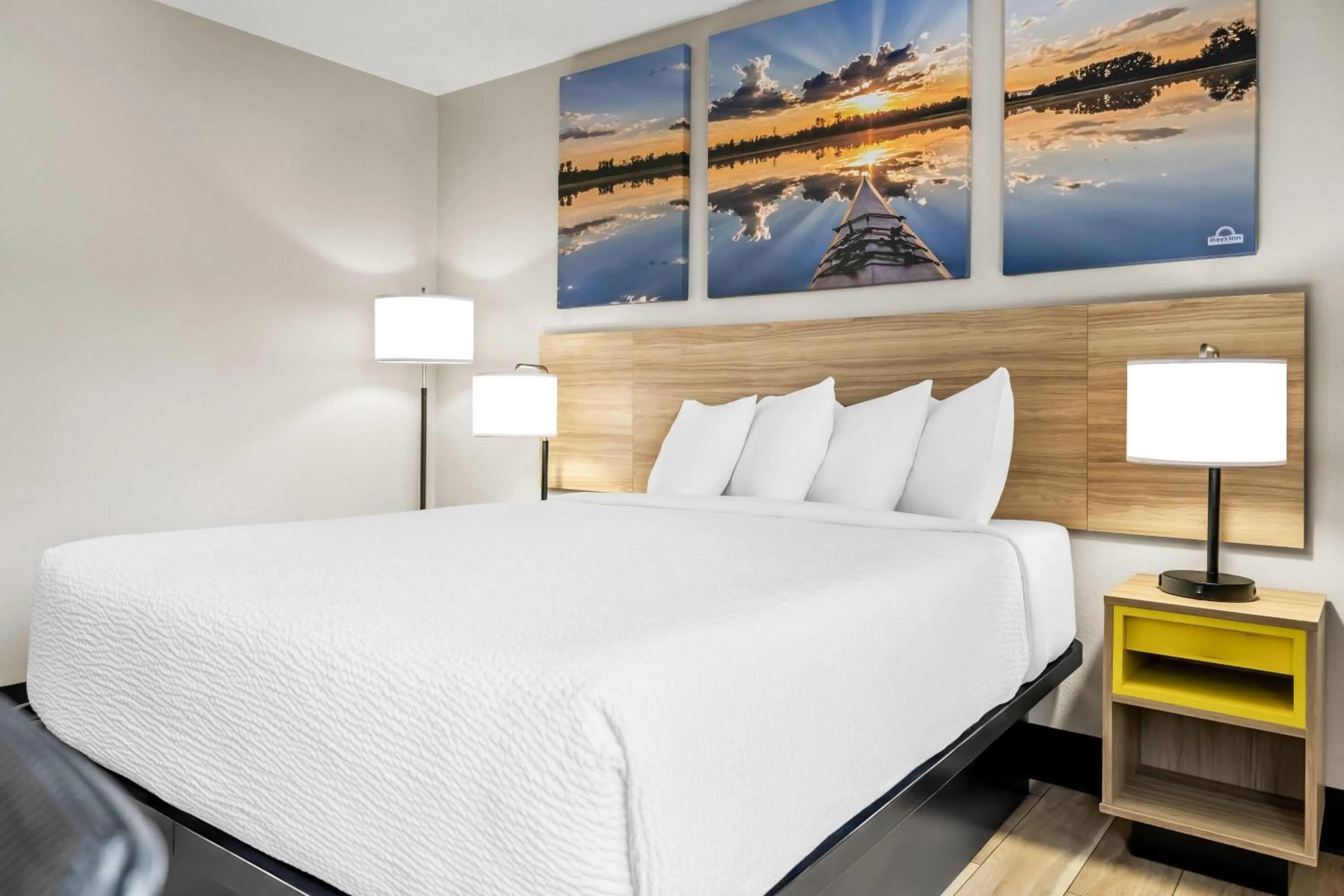 Bed in Days Inn by Wyndham Billings