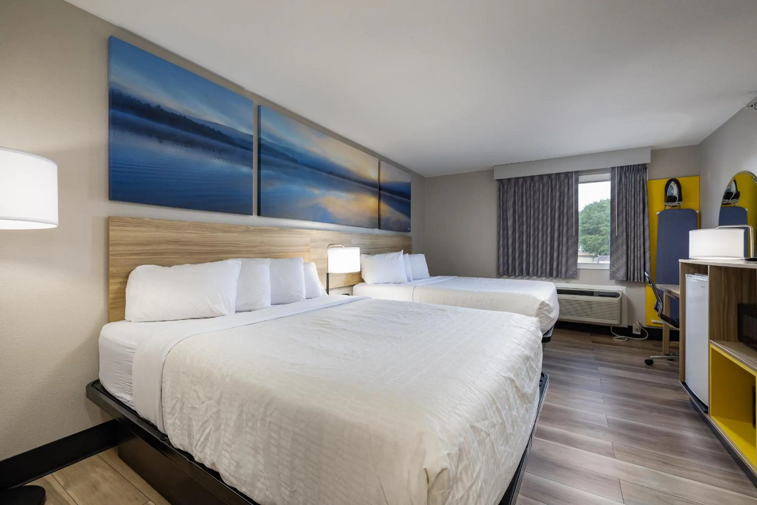 Bed in Days Inn by Wyndham Billings