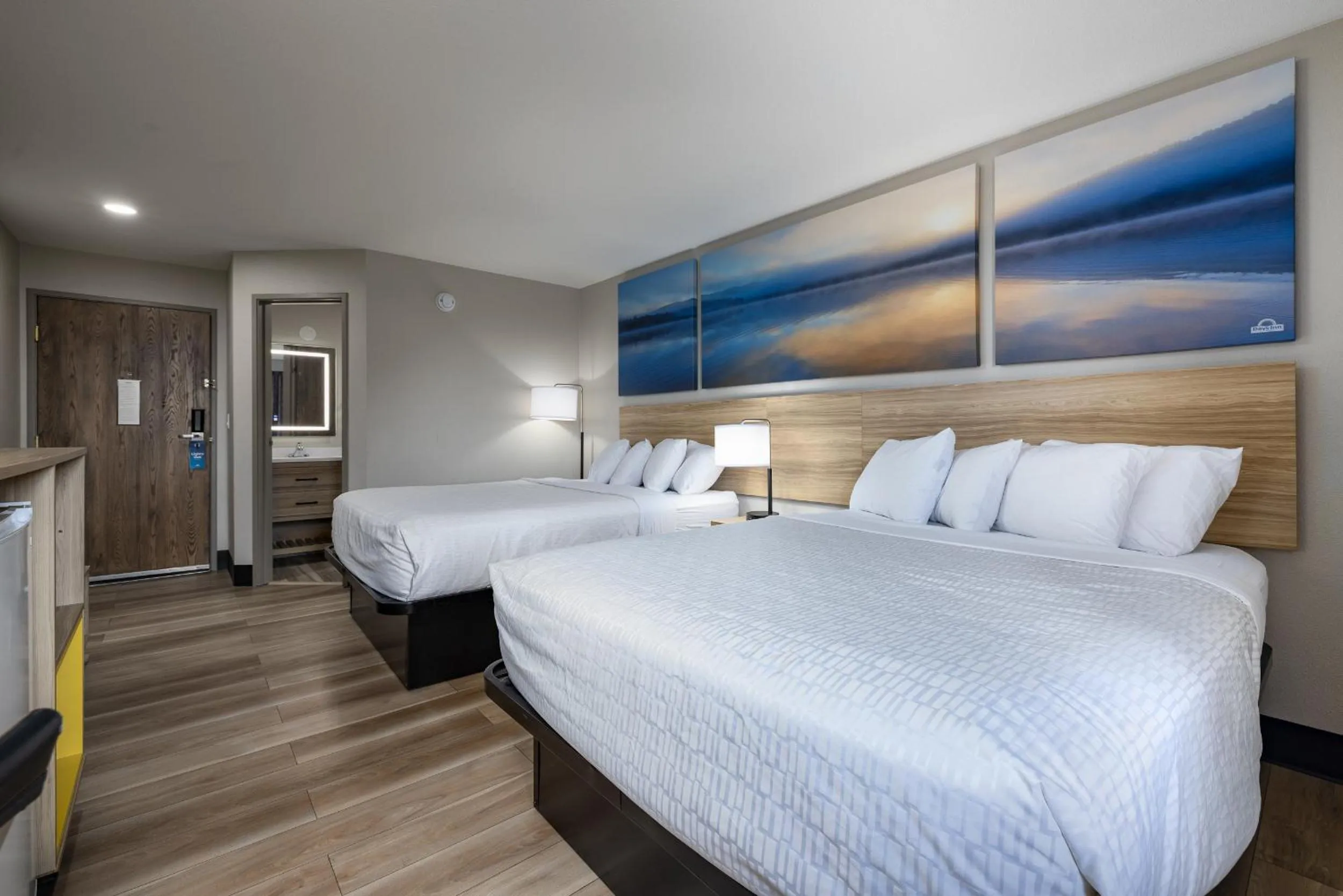 Bed in Days Inn by Wyndham Billings