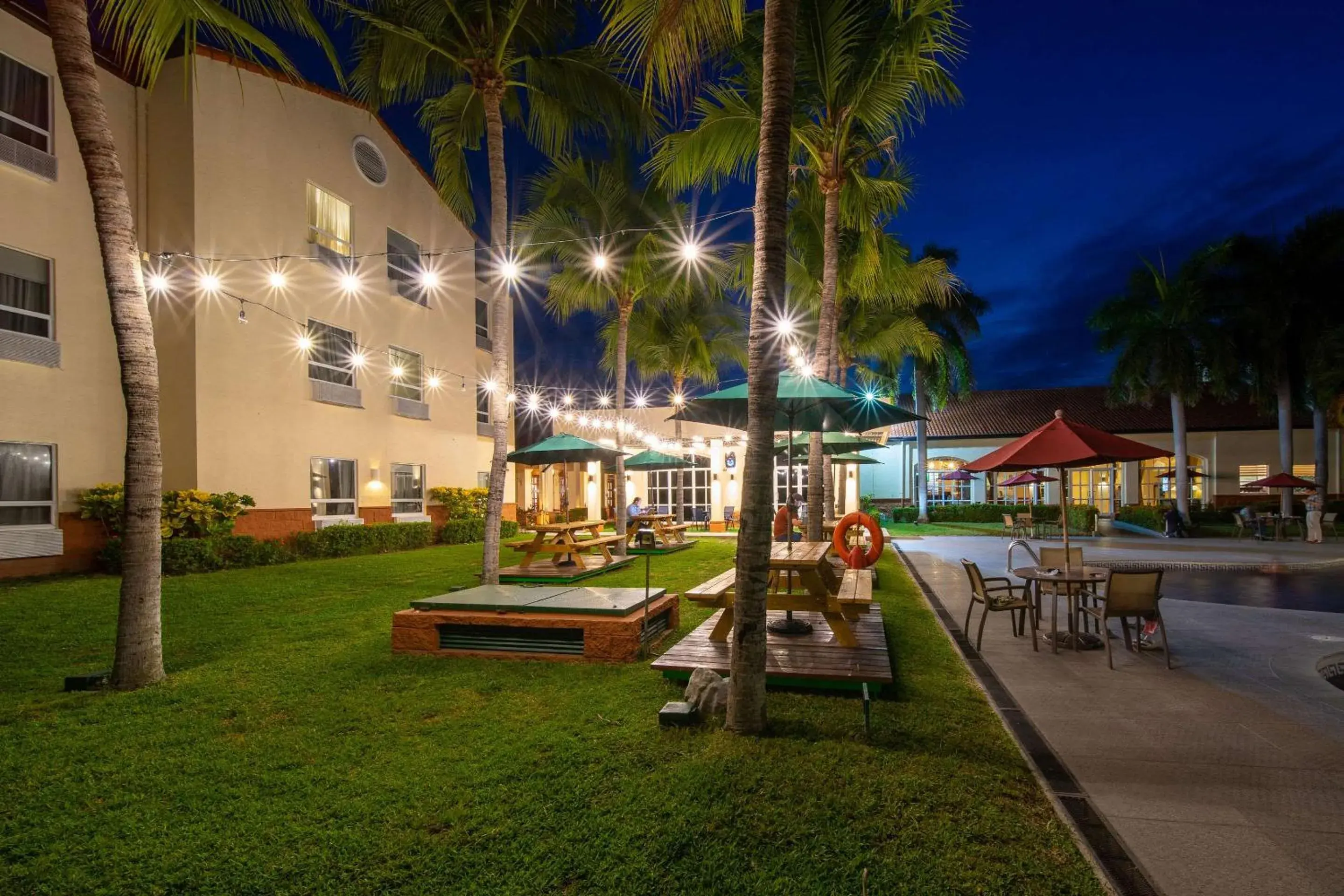 Property building in Quality Hotel Real Aeropuerto San Salvador Property building in Quality Hotel Real Aeropuerto San Salvador