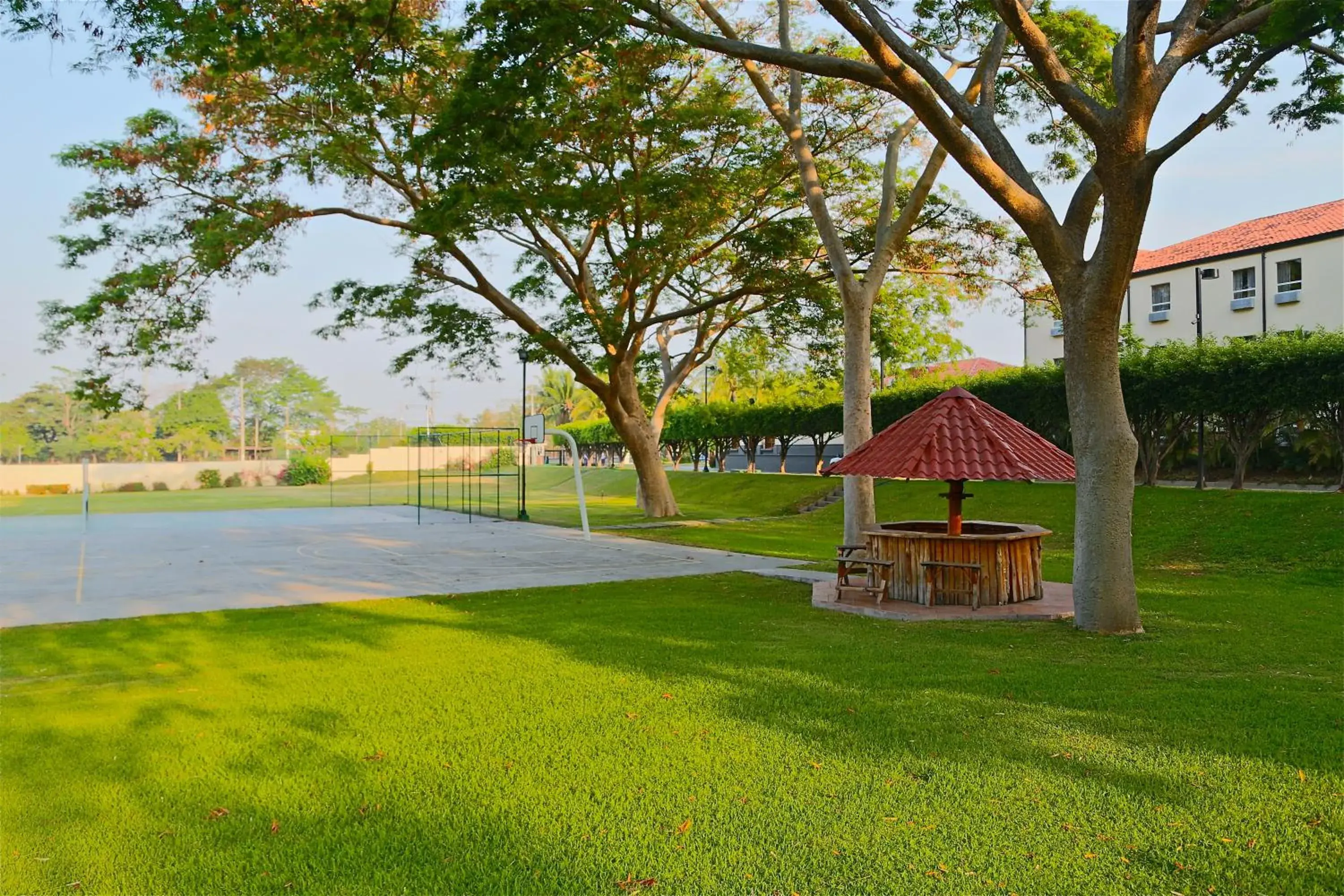 Property building in Quality Hotel Real Aeropuerto San Salvador Property building in Quality Hotel Real Aeropuerto San Salvador