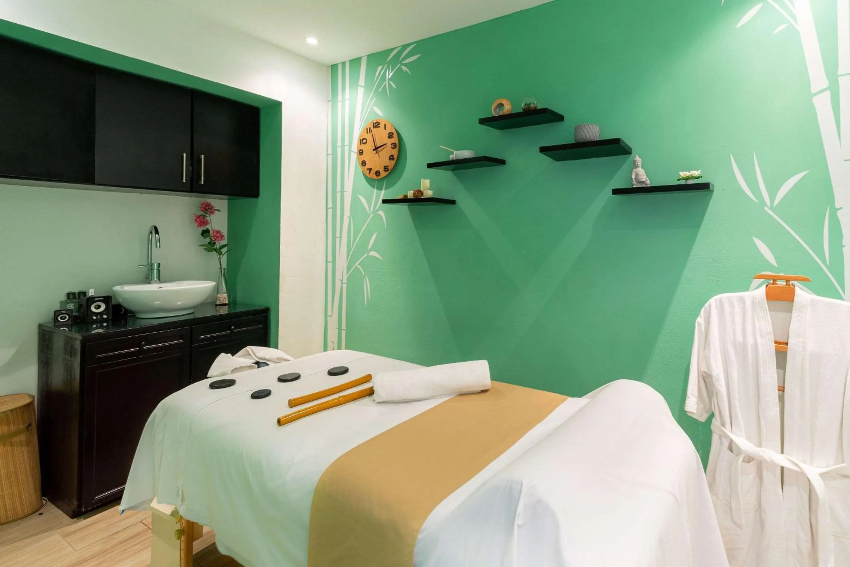 Massage, Bed in Quality Hotel Real Aeropuerto San Salvador