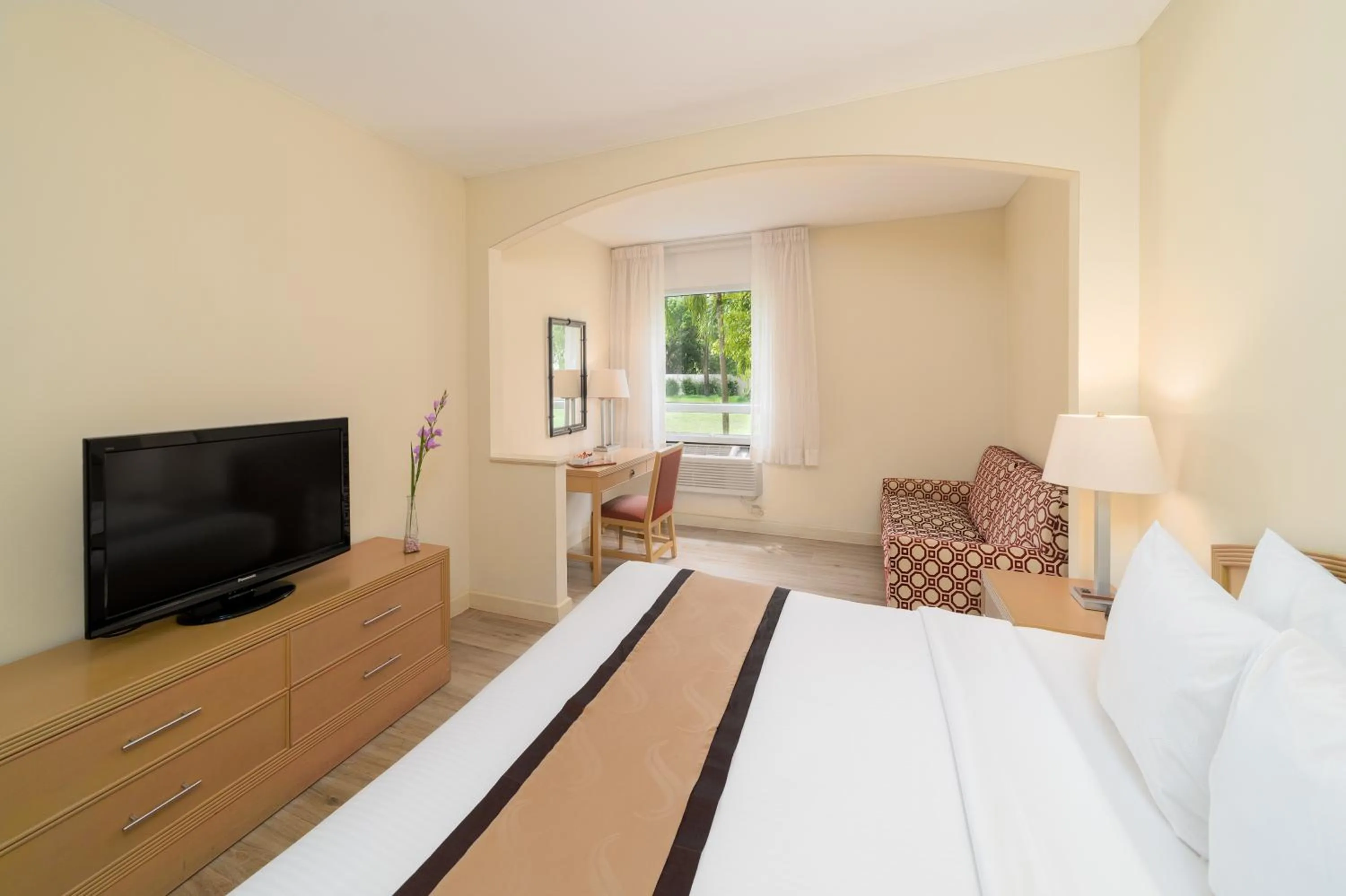 Bed in Quality Hotel Real Aeropuerto San Salvador