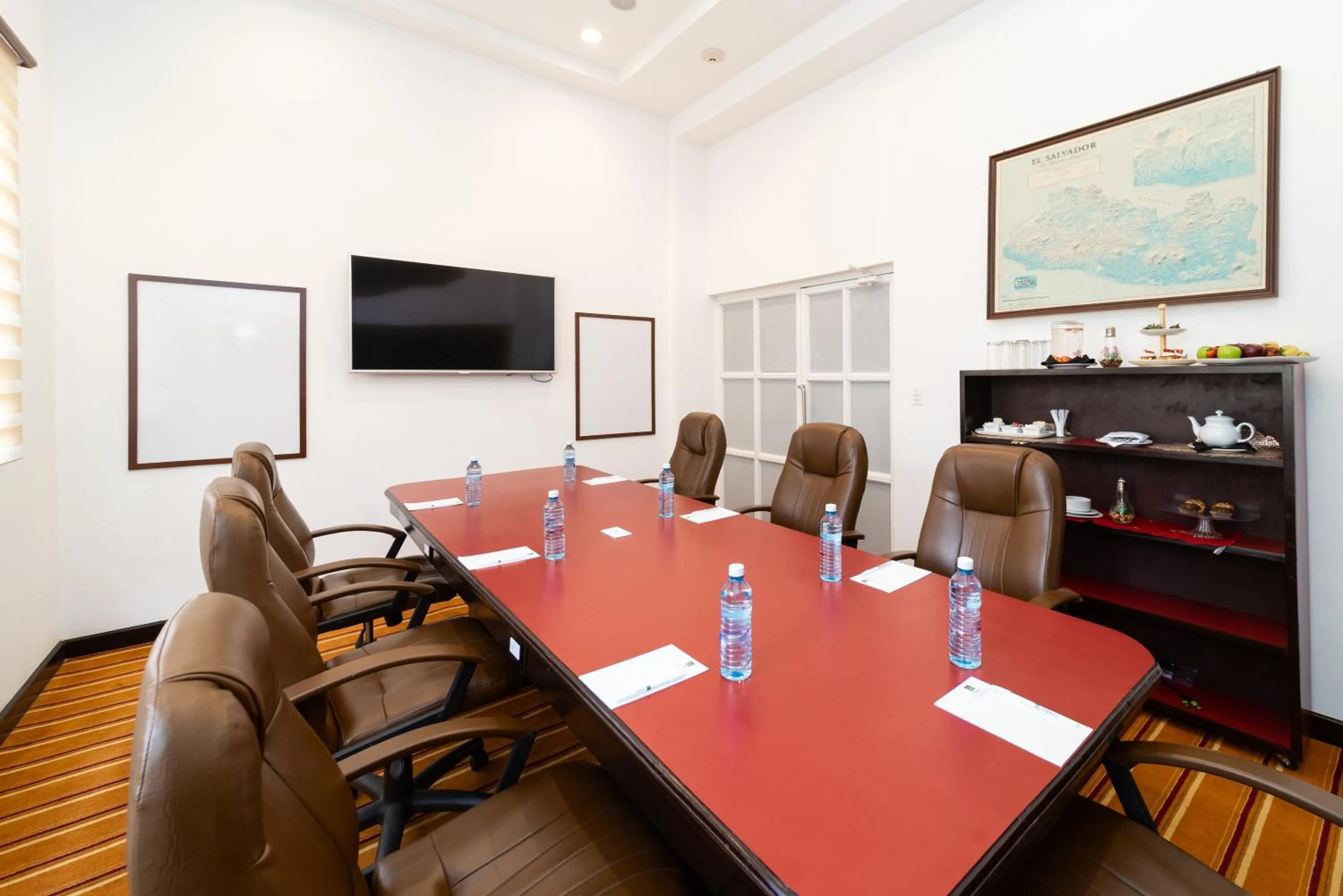 TV and multimedia in Quality Hotel Real Aeropuerto San Salvador