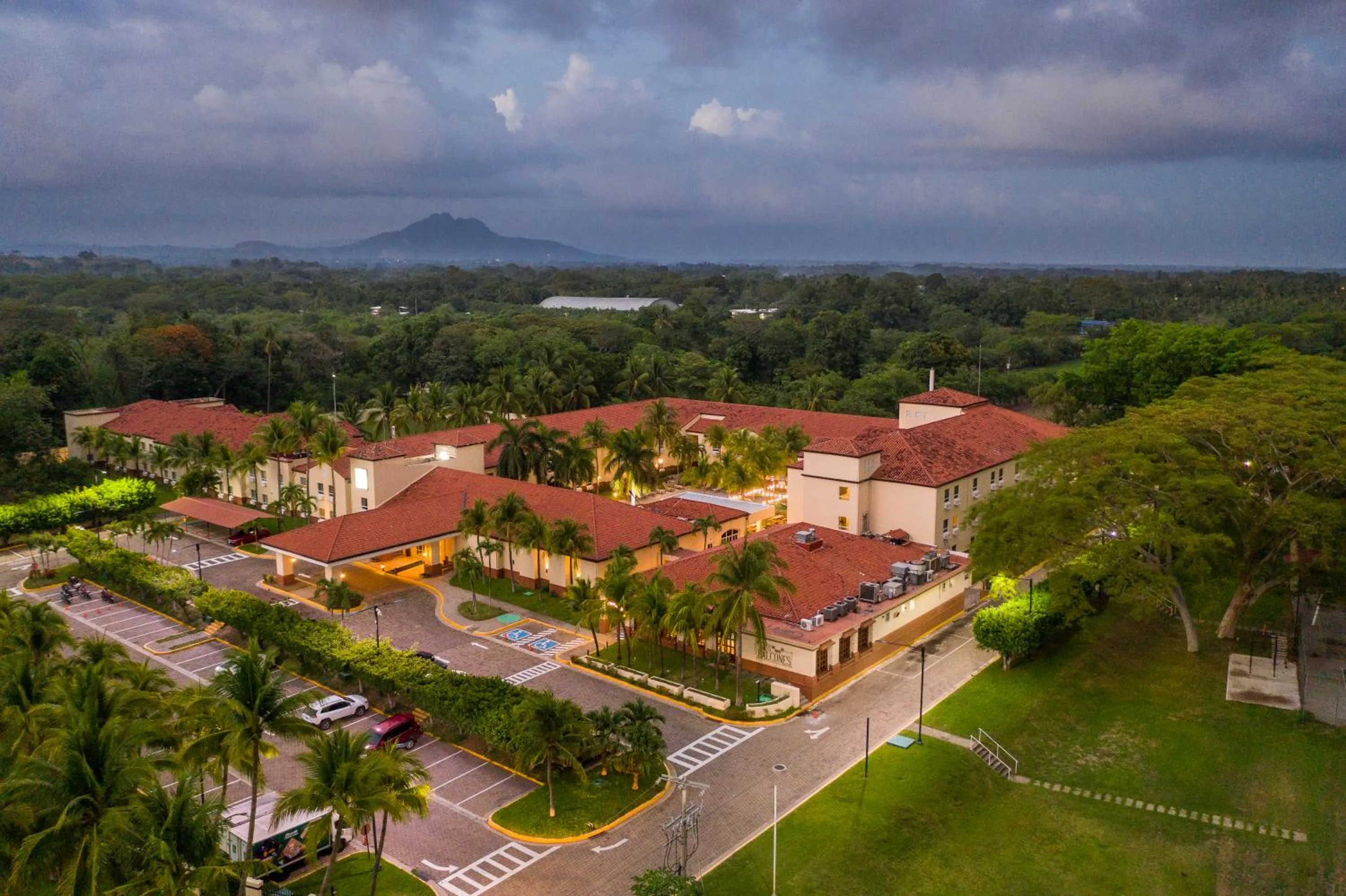 Property building in Quality Hotel Real Aeropuerto San Salvador