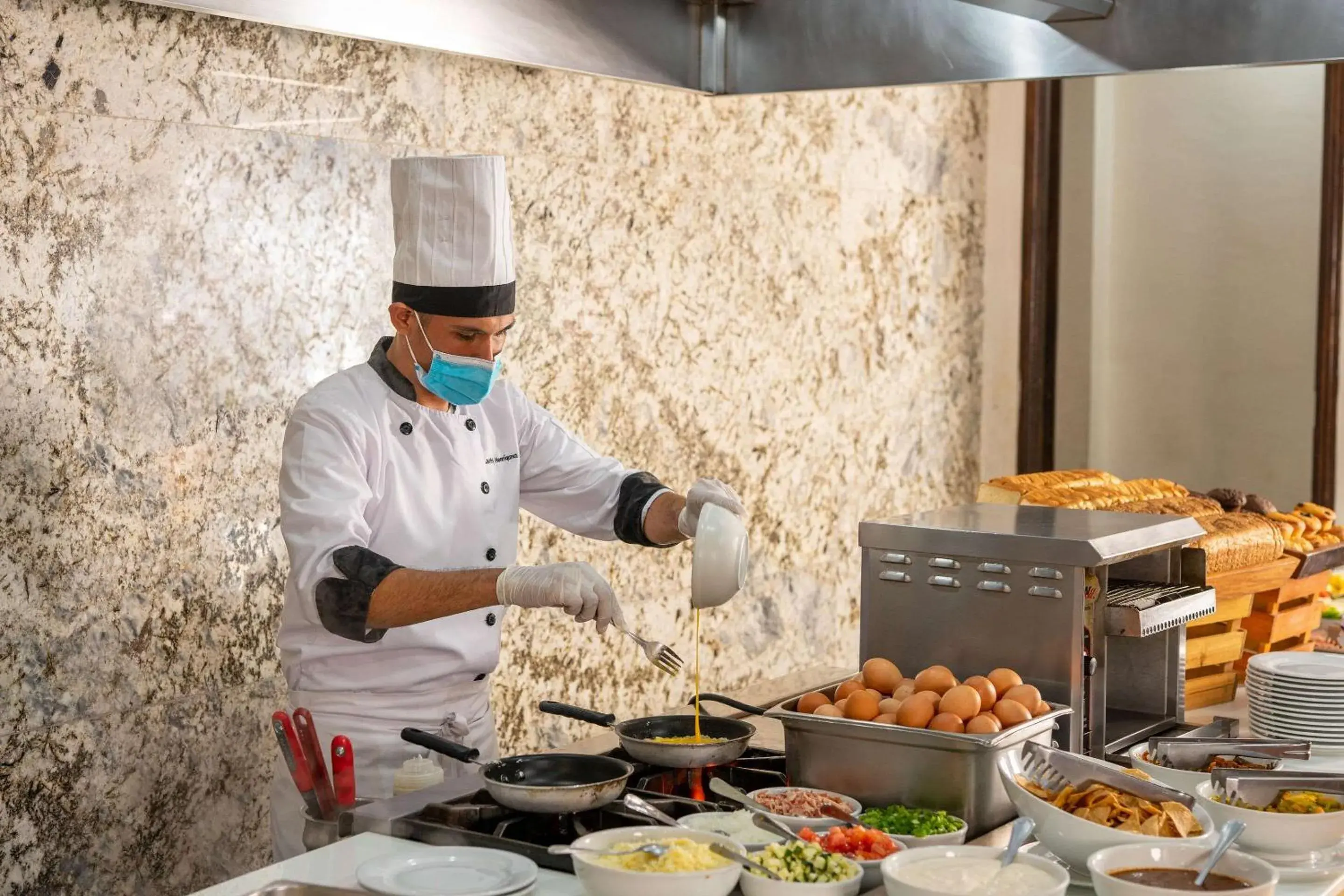 Restaurant/places to eat in Quality Hotel Real Aeropuerto San Salvador Restaurant/places to eat in Quality Hotel Real Aeropuerto San Salvador