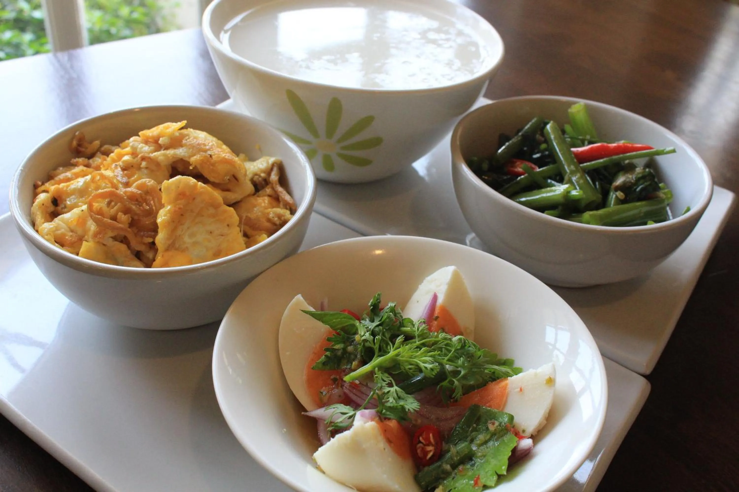 Food and drinks in Royal Princess City Lamphun Hotel