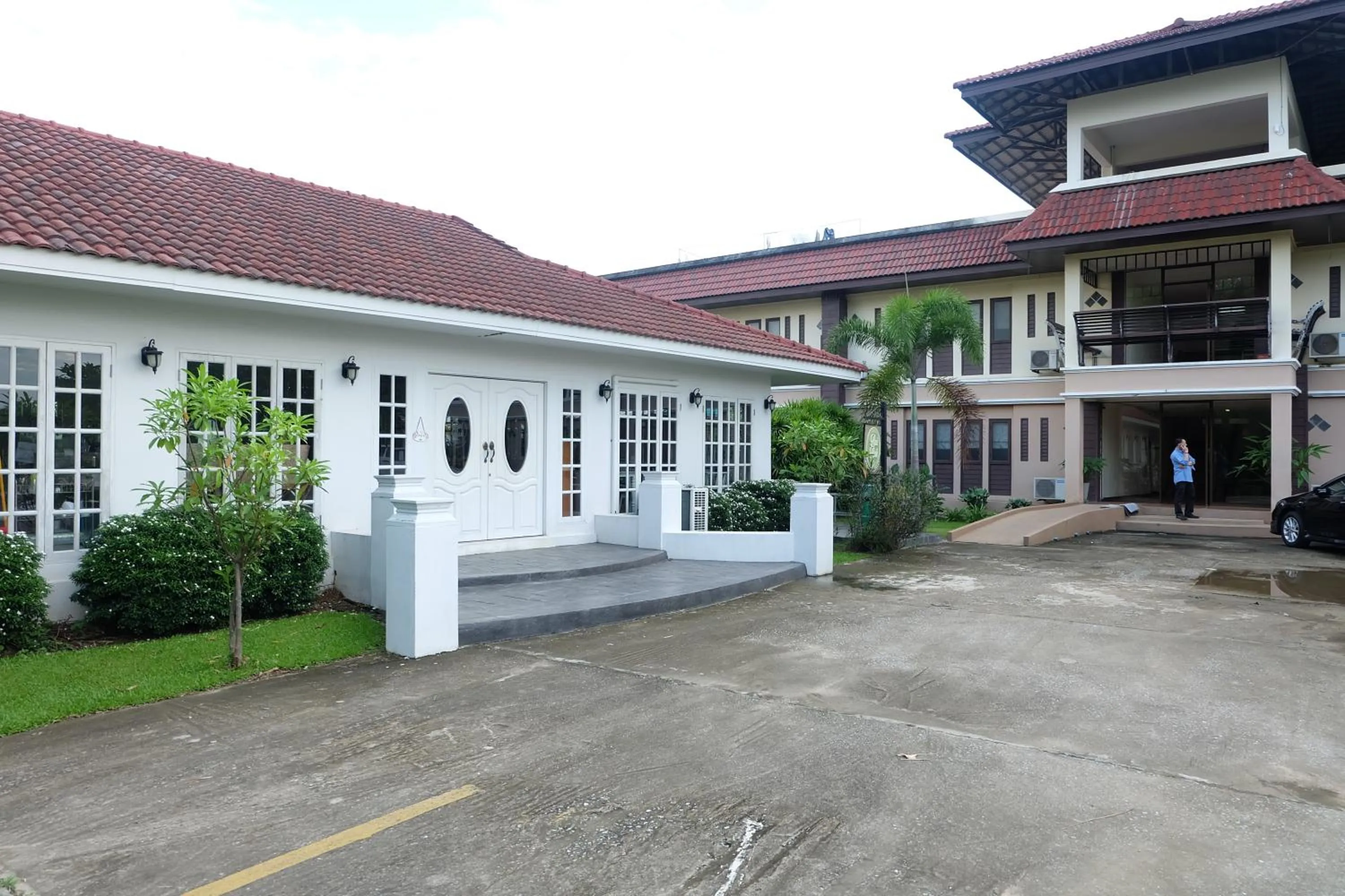 Property building in Royal Princess City Lamphun Hotel