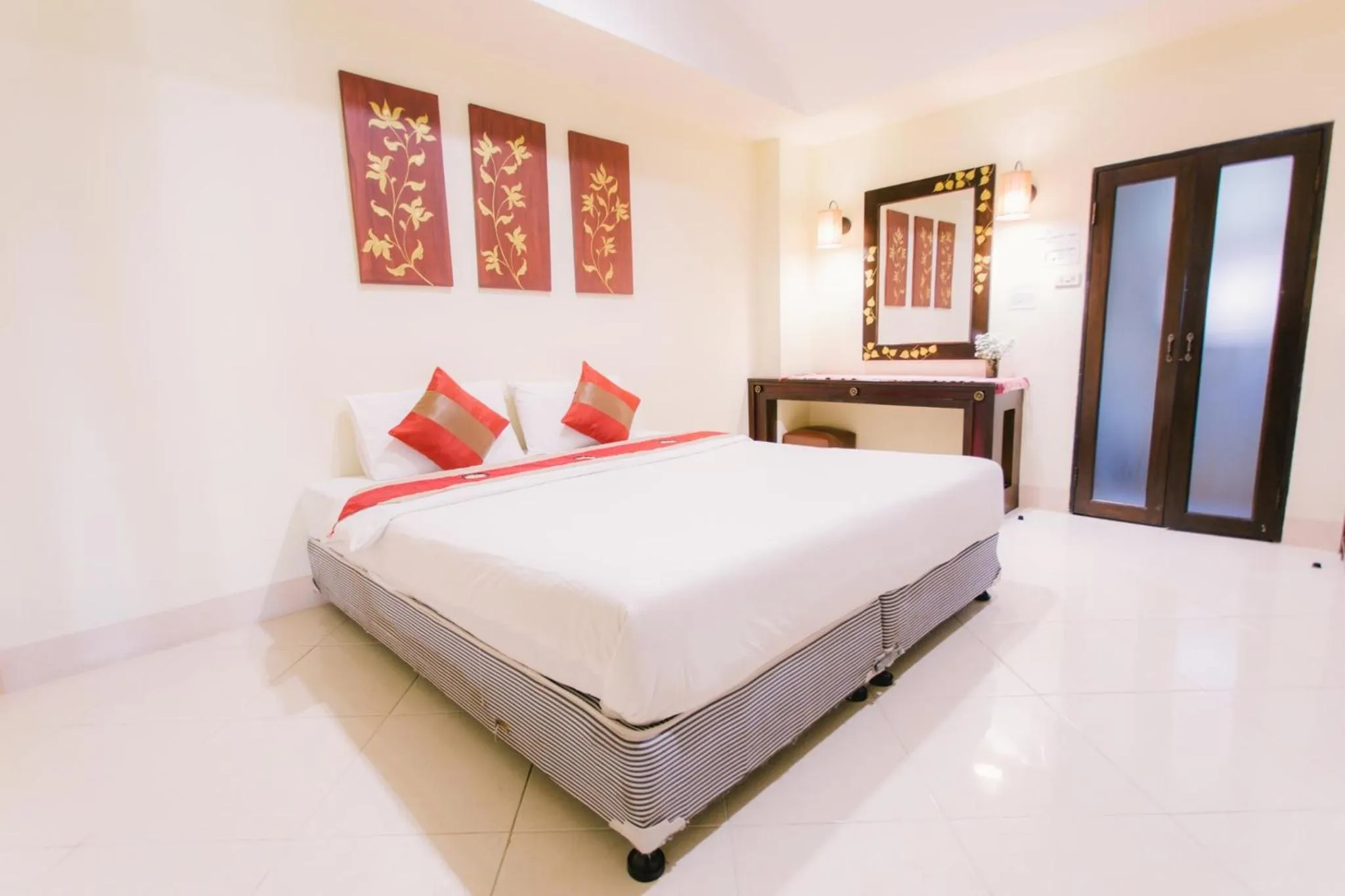 Royal Princess City Lamphun Hotel