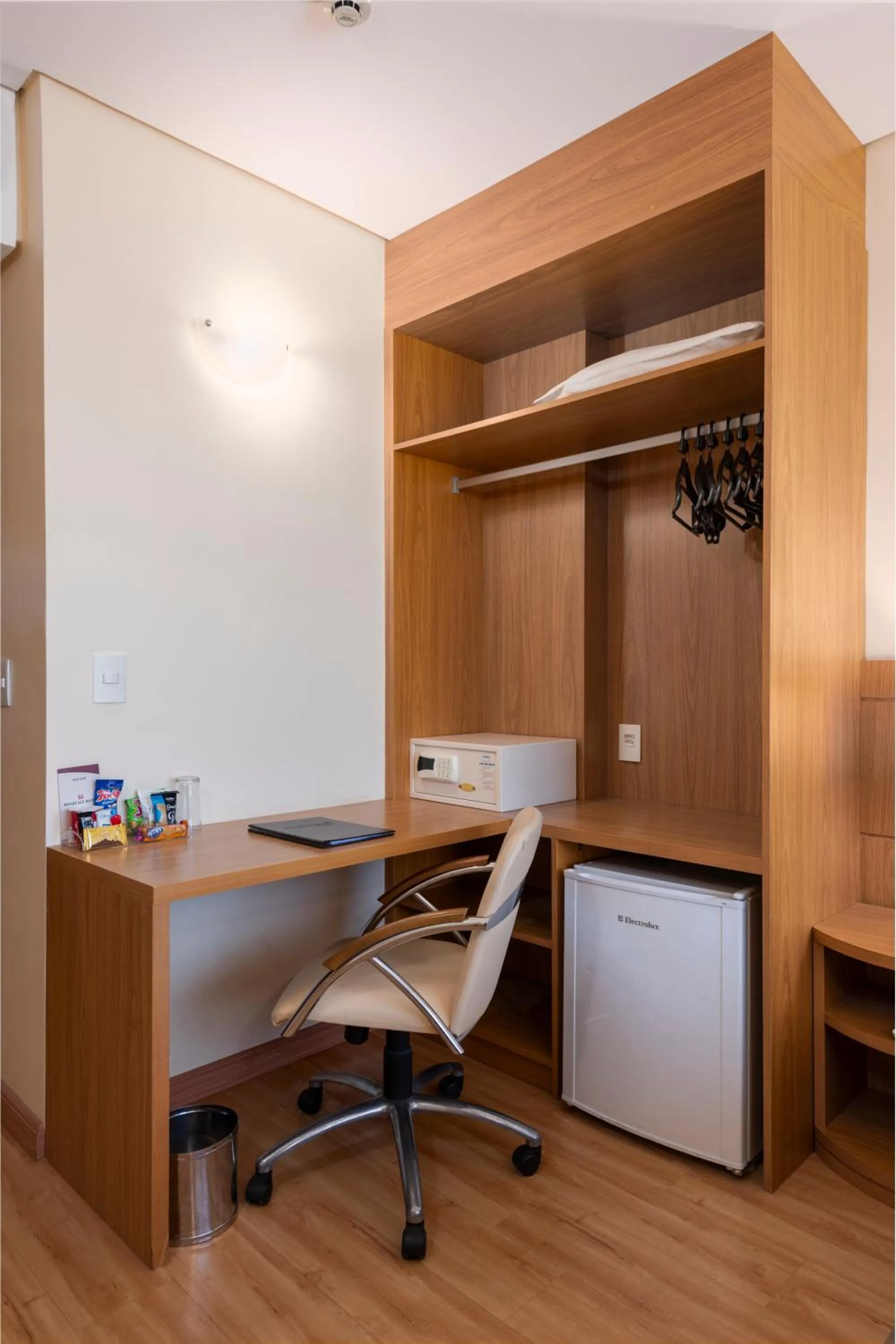 wardrobe in Monreale Plus São José dos Campos