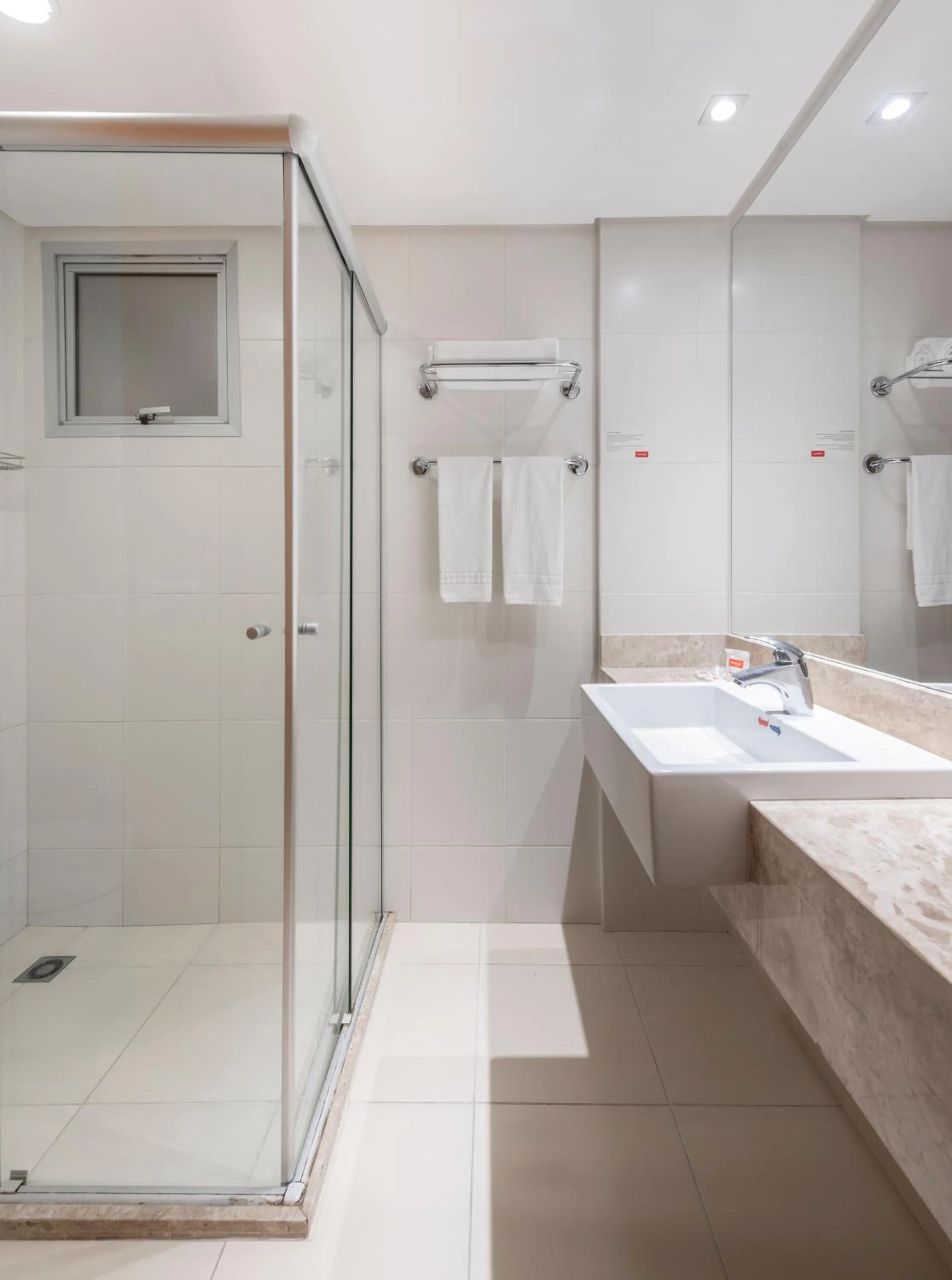 Shower in Monreale Plus São José dos Campos