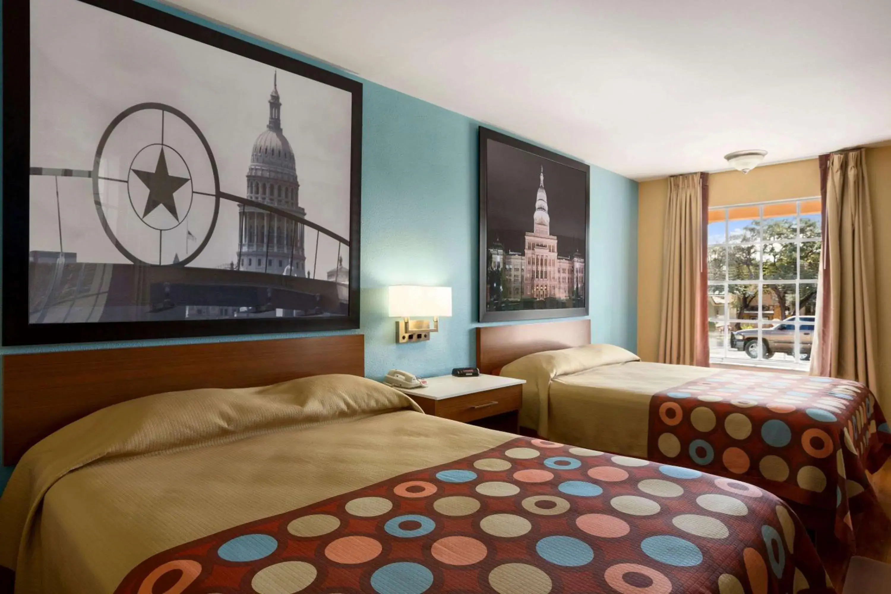 On site, Bed in Super 8 by Wyndham Austin Downtown/Capitol Area On site, Bed in Super 8 by Wyndham Austin Downtown/Capitol Area