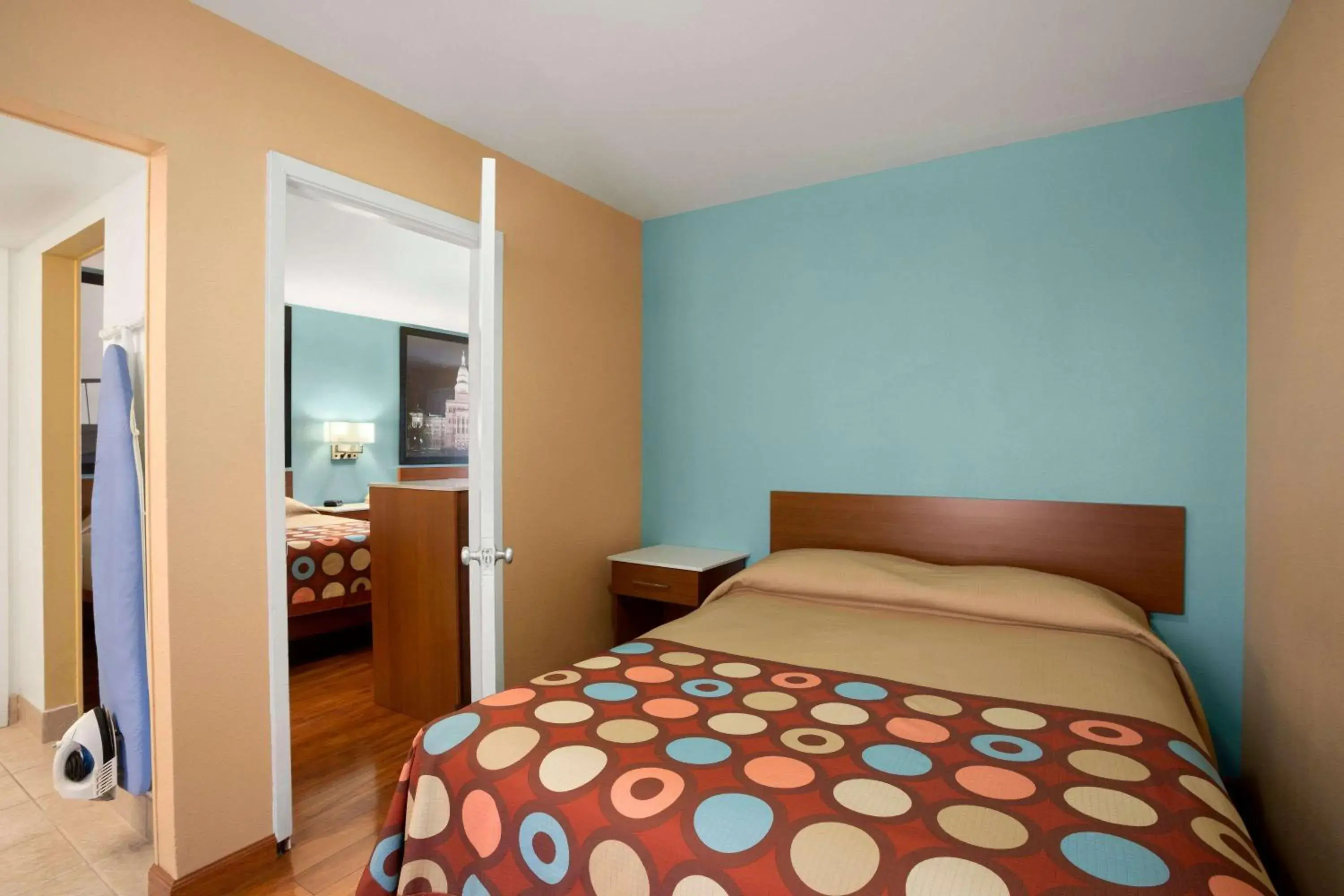 On site, Bed in Super 8 by Wyndham Austin Downtown/Capitol Area On site, Bed in Super 8 by Wyndham Austin Downtown/Capitol Area