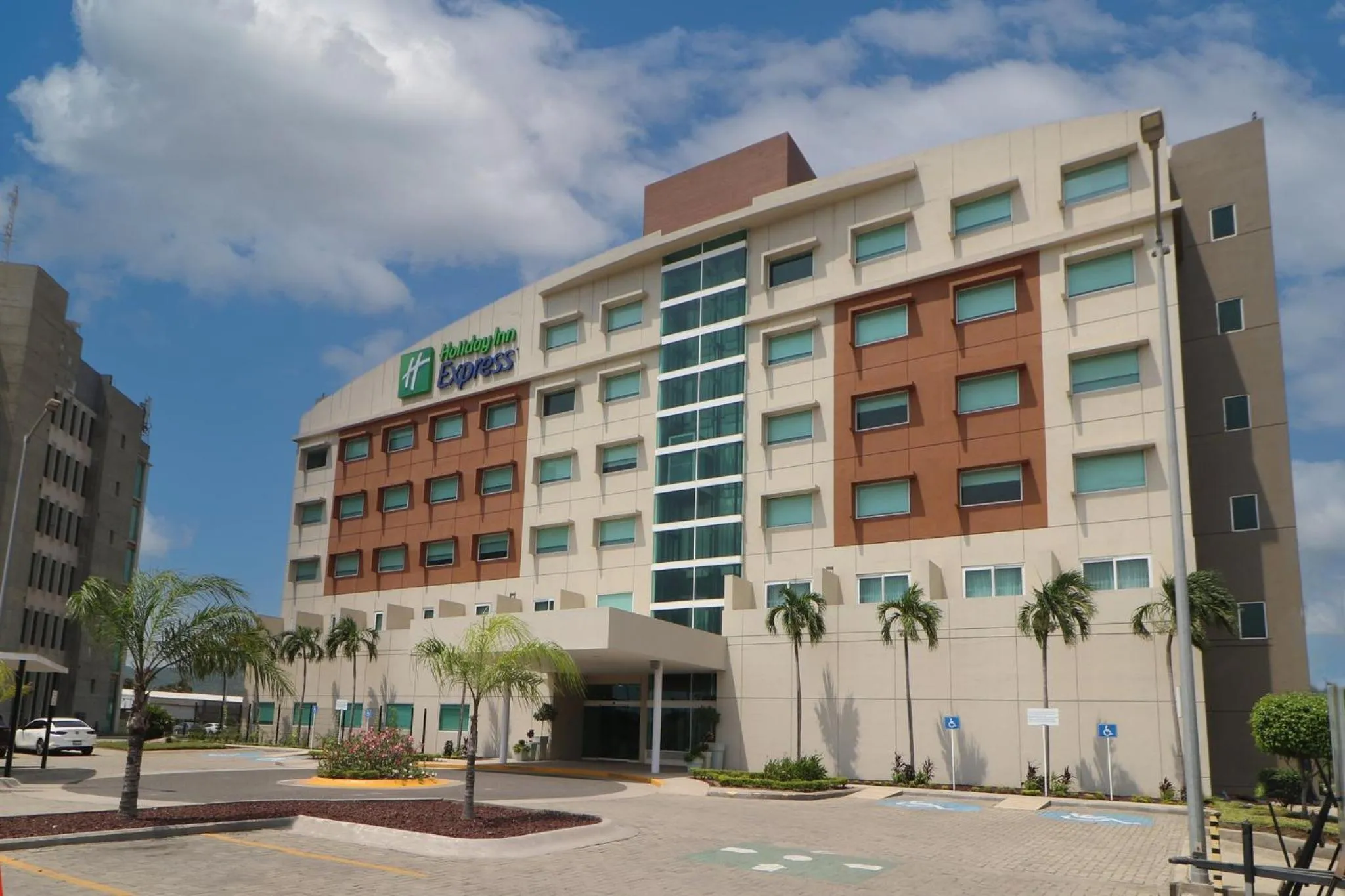 Property building in Holiday Inn Express Manzanillo by IHG