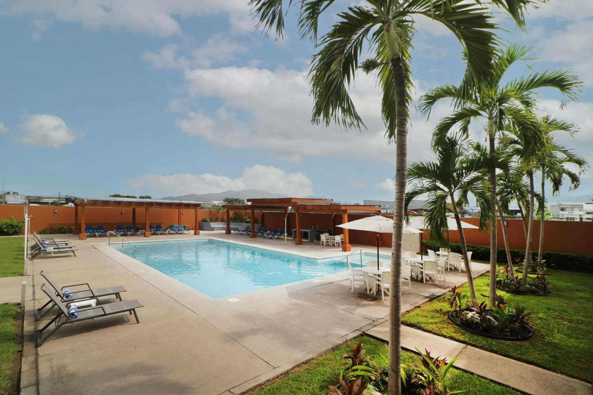 Swimming pool in Holiday Inn Express Manzanillo by IHG