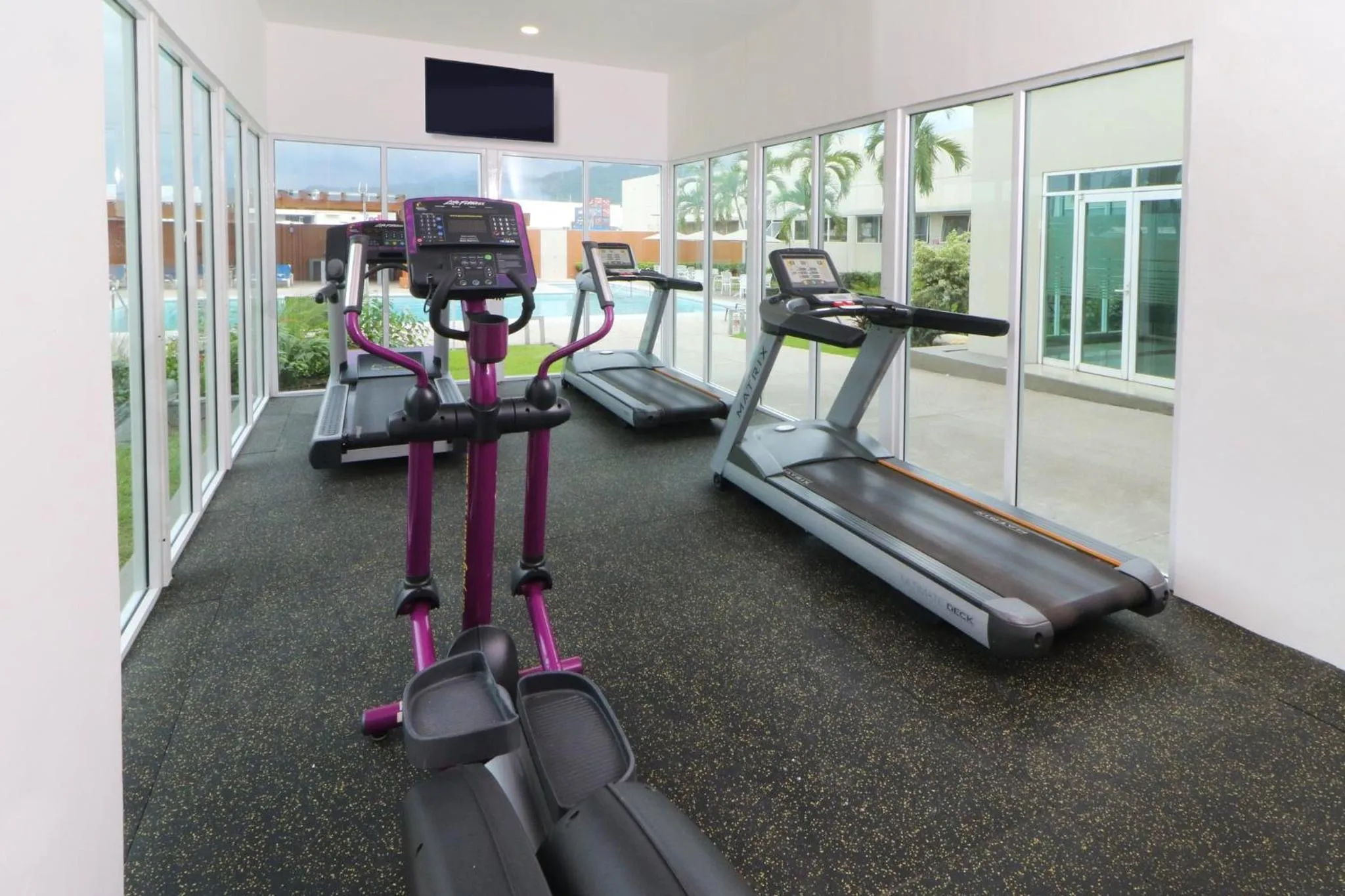 Fitness centre/facilities in Holiday Inn Express Manzanillo by IHG