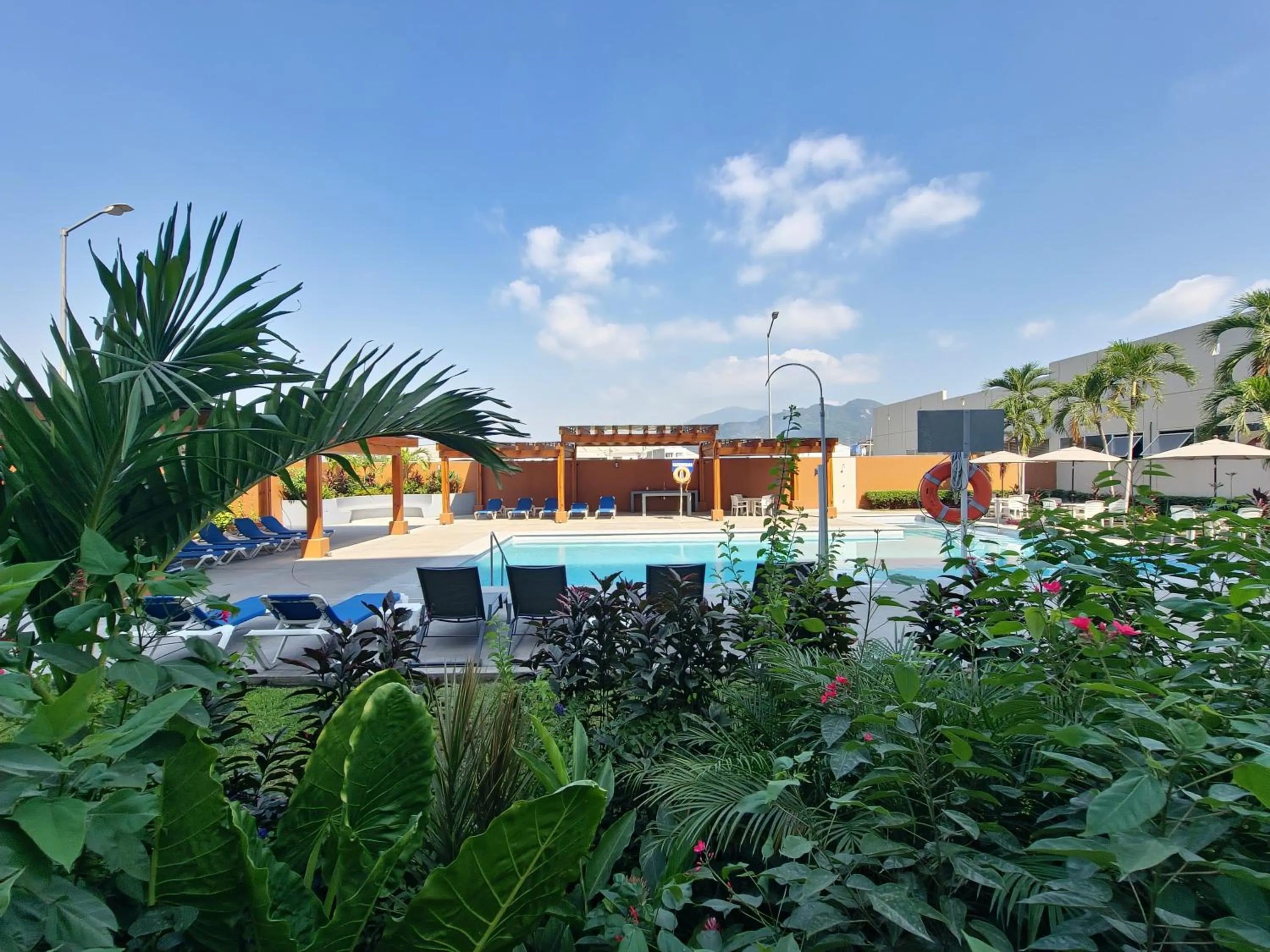 Garden in Holiday Inn Express Manzanillo by IHG