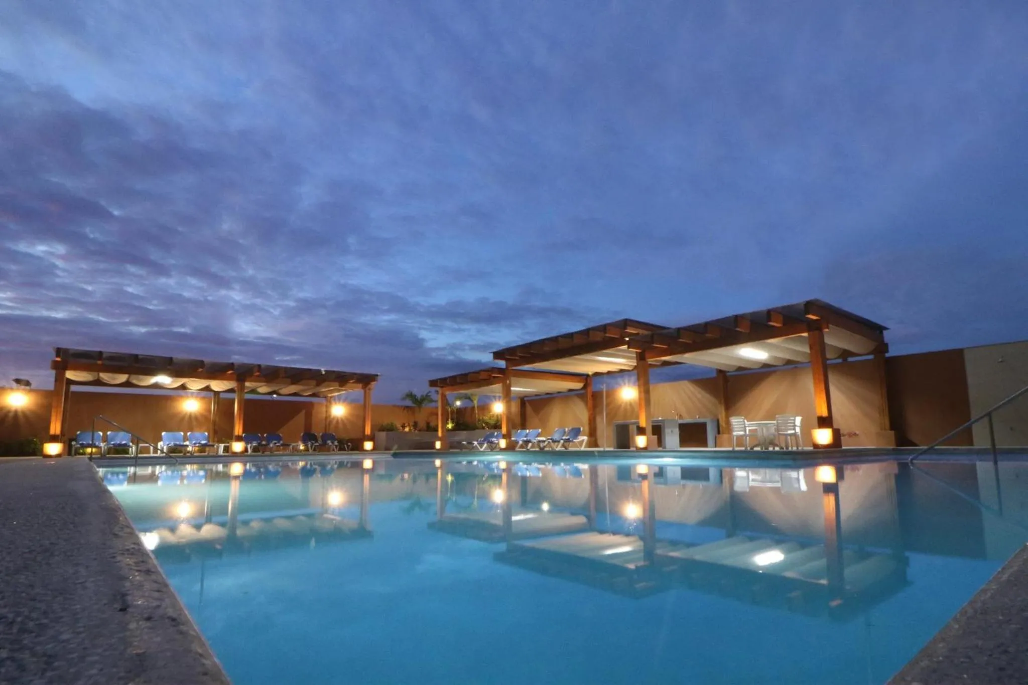 Swimming pool in Holiday Inn Express Manzanillo by IHG