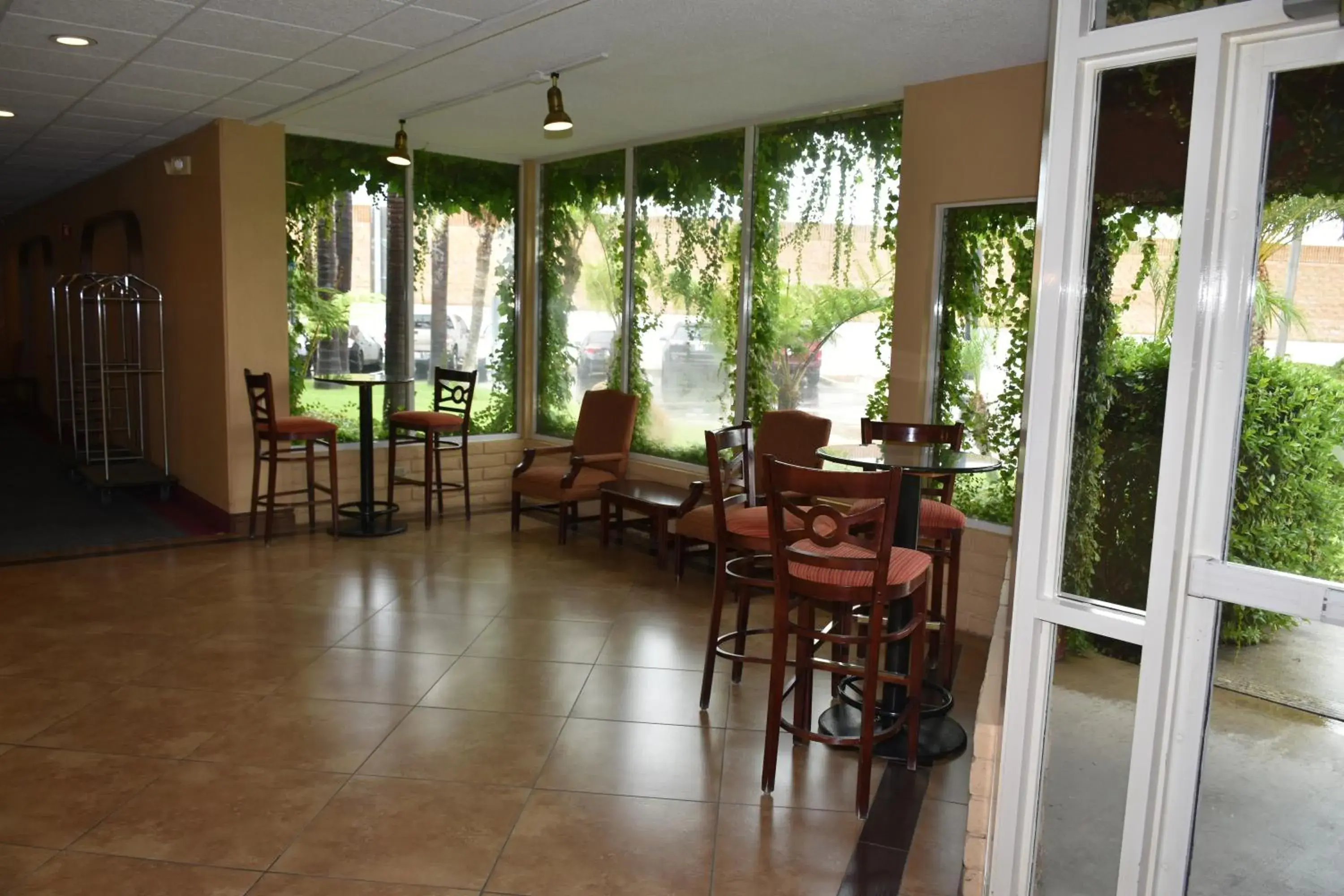 Lobby or reception in Ontario Airport Inn Lobby or reception in Ontario Airport Inn