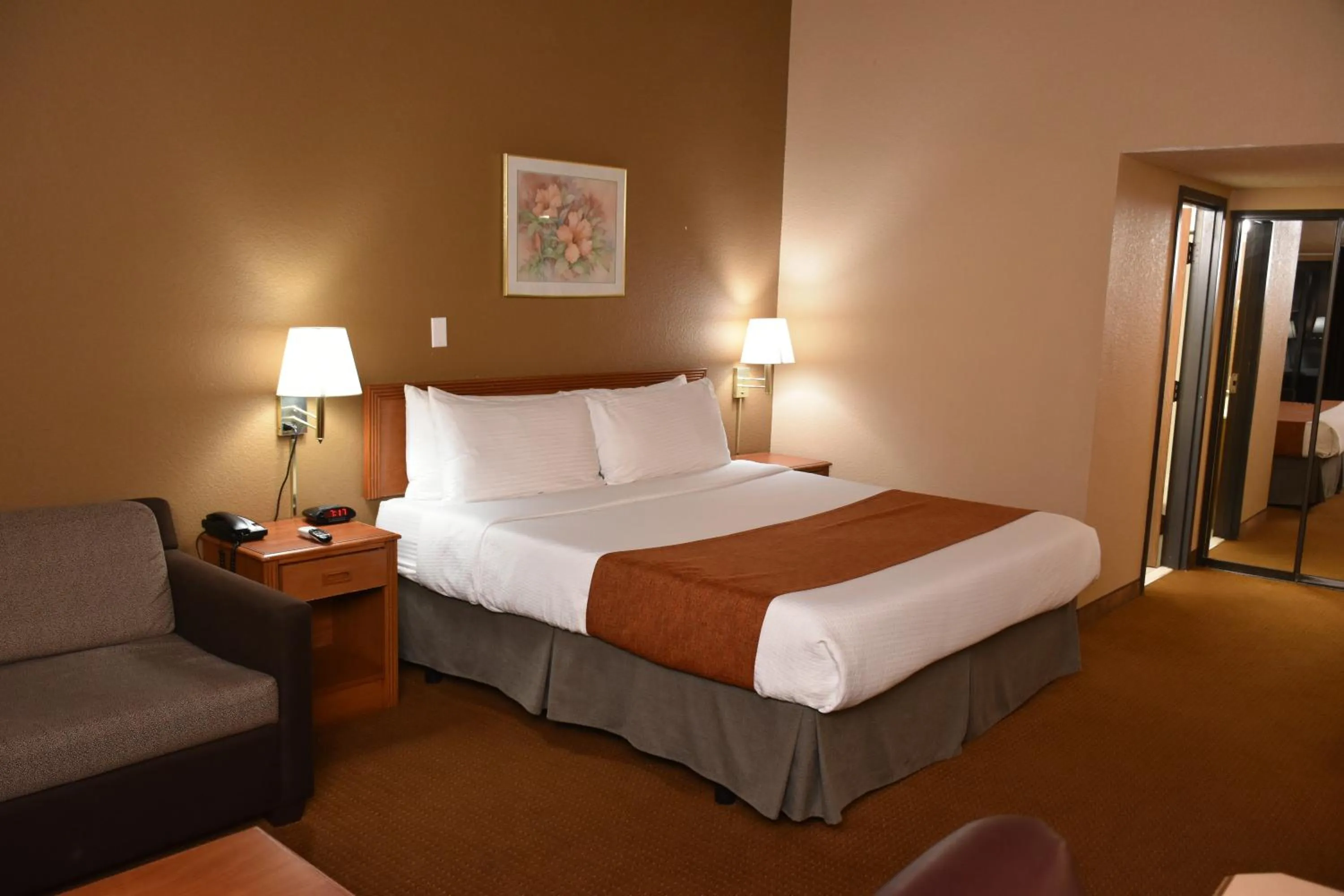 Bed in Ontario Airport Inn