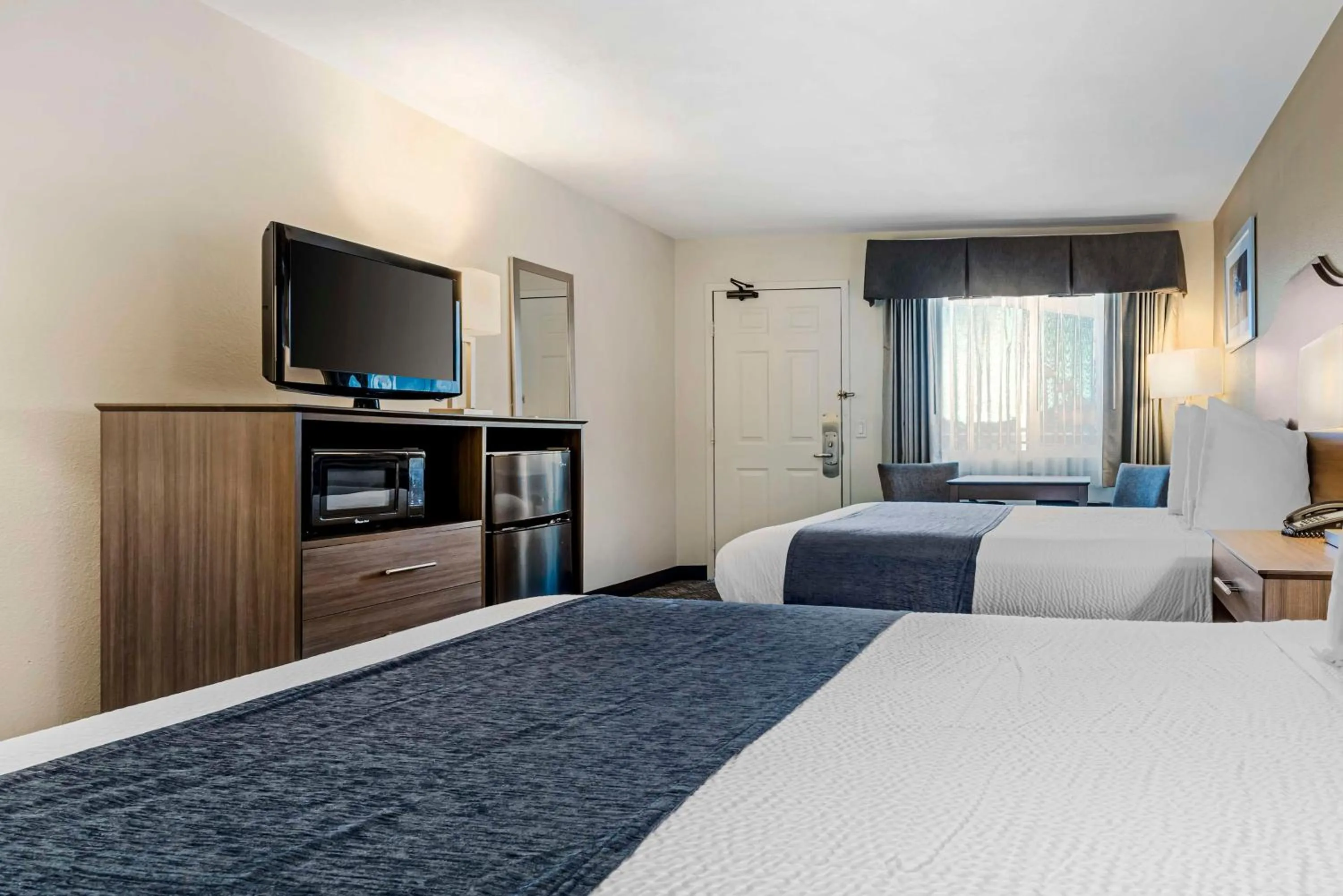 Bedroom, Bed in Best Western Santee Lodge