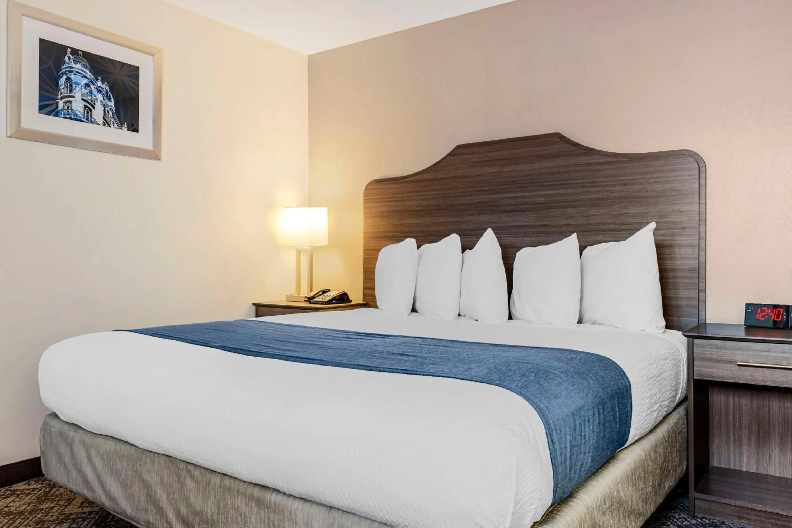 Bedroom, Bed in Best Western Santee Lodge