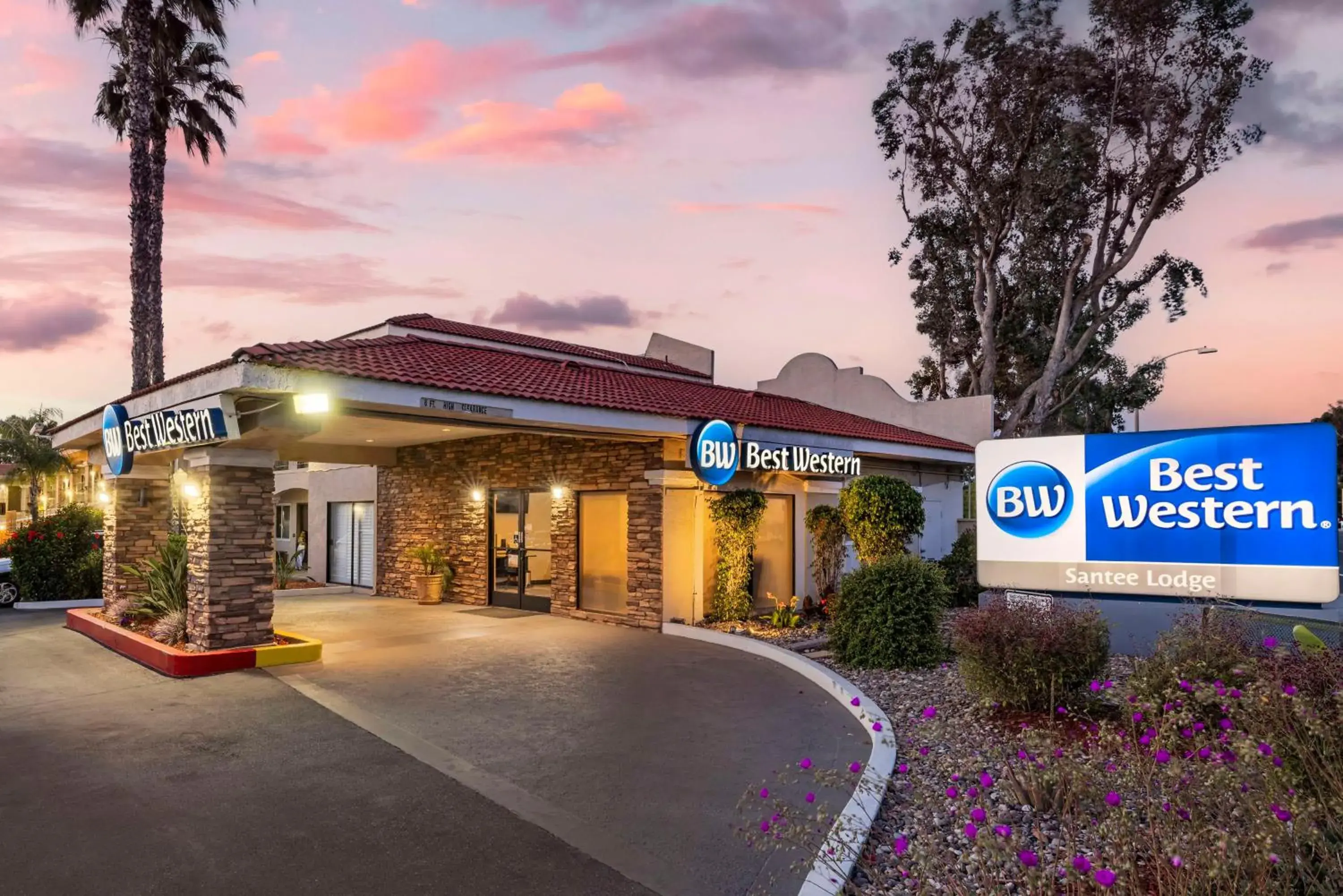 Property building in Best Western Santee Lodge Property building in Best Western Santee Lodge