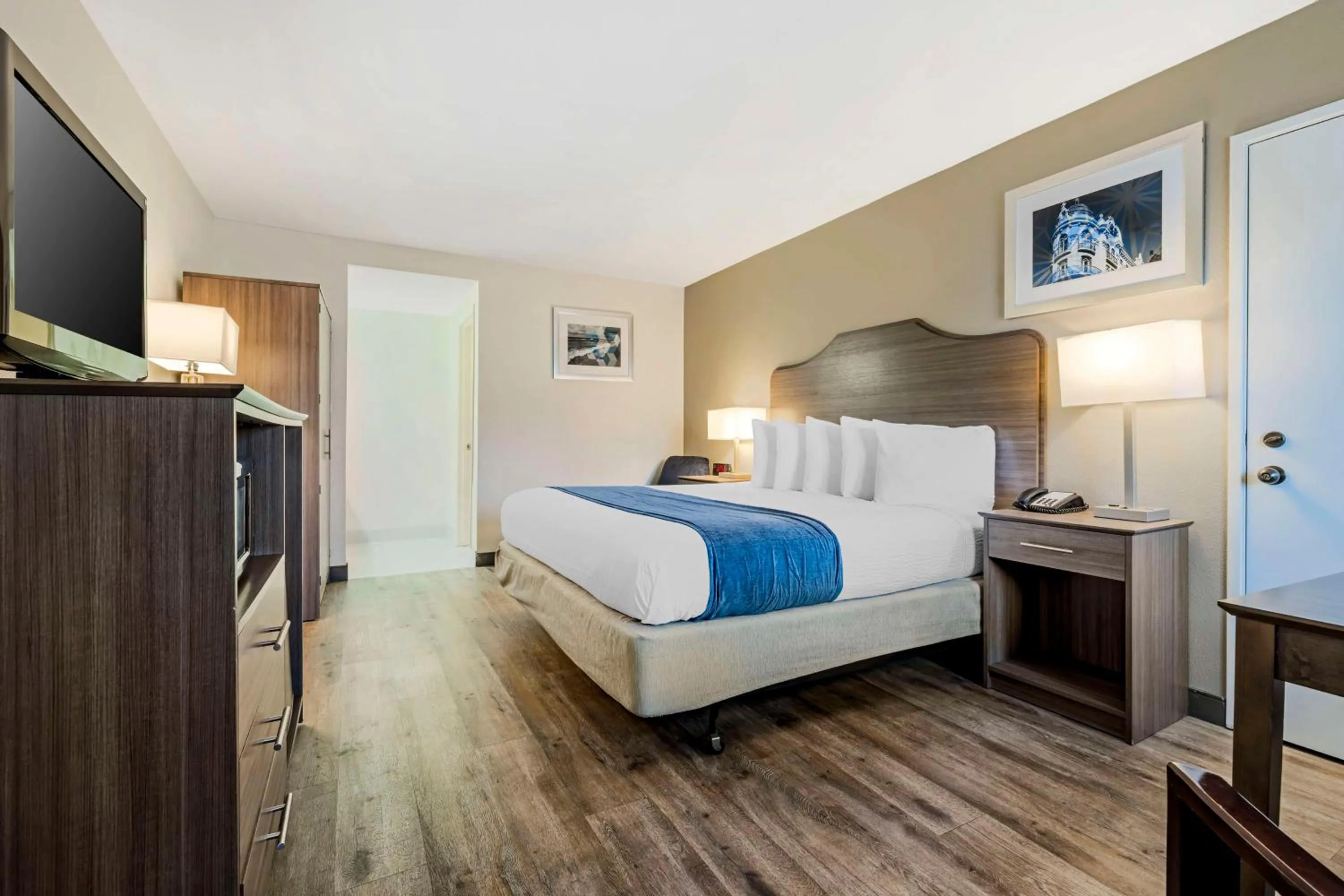 Bedroom, Bed in Best Western Santee Lodge