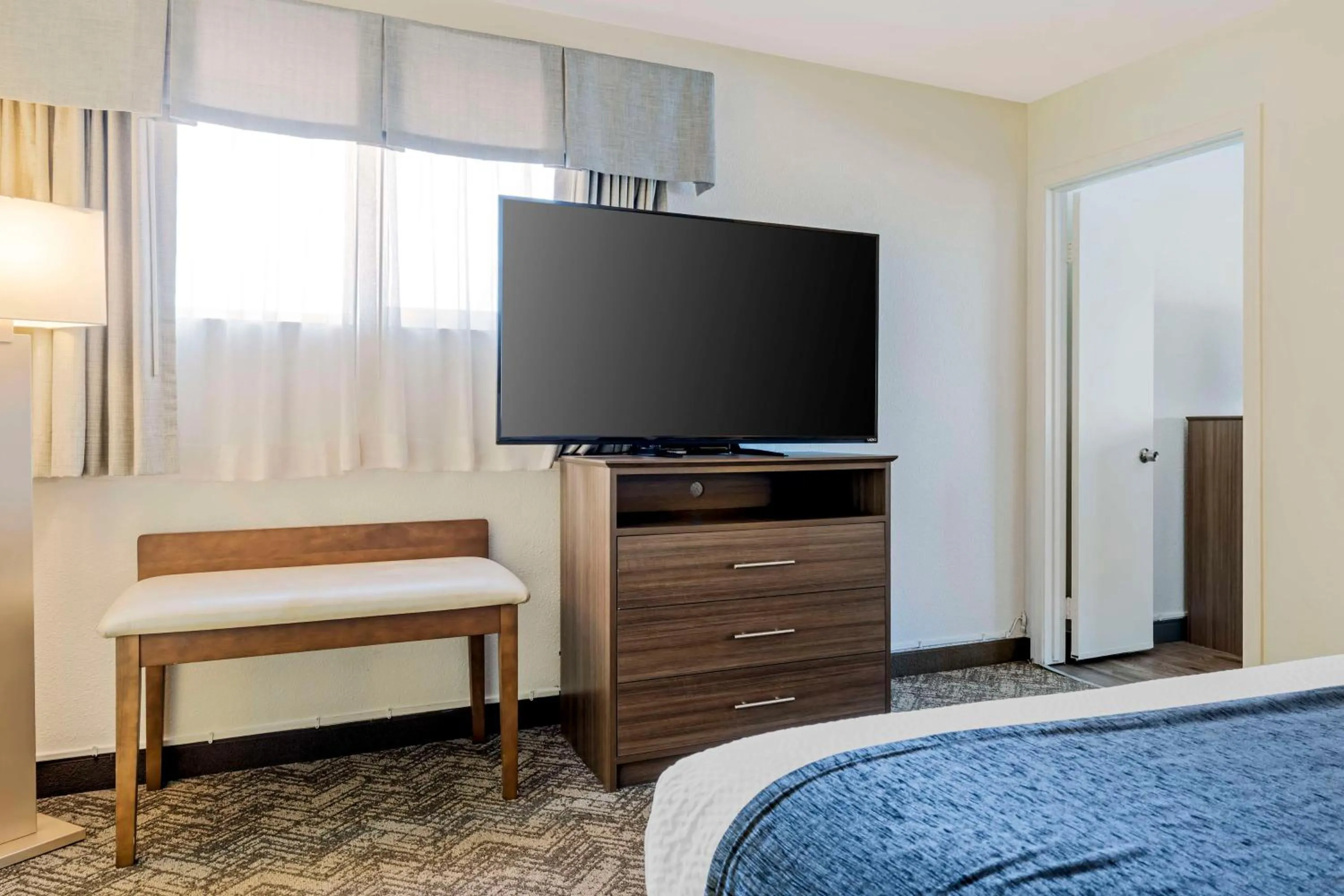 Bedroom, Bed in Best Western Santee Lodge