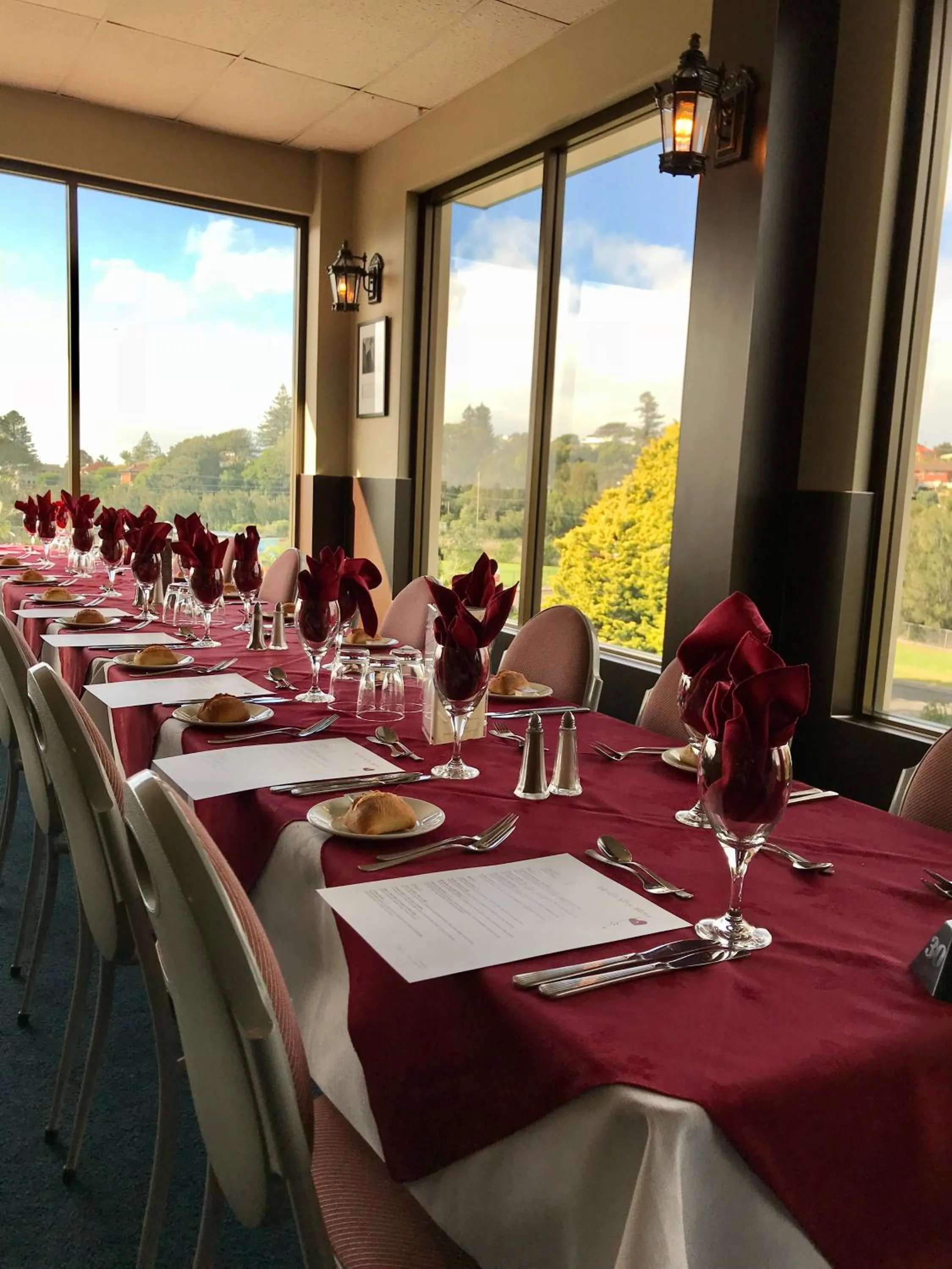 Restaurant/places to eat in Shellharbour Resort and Conference Centre