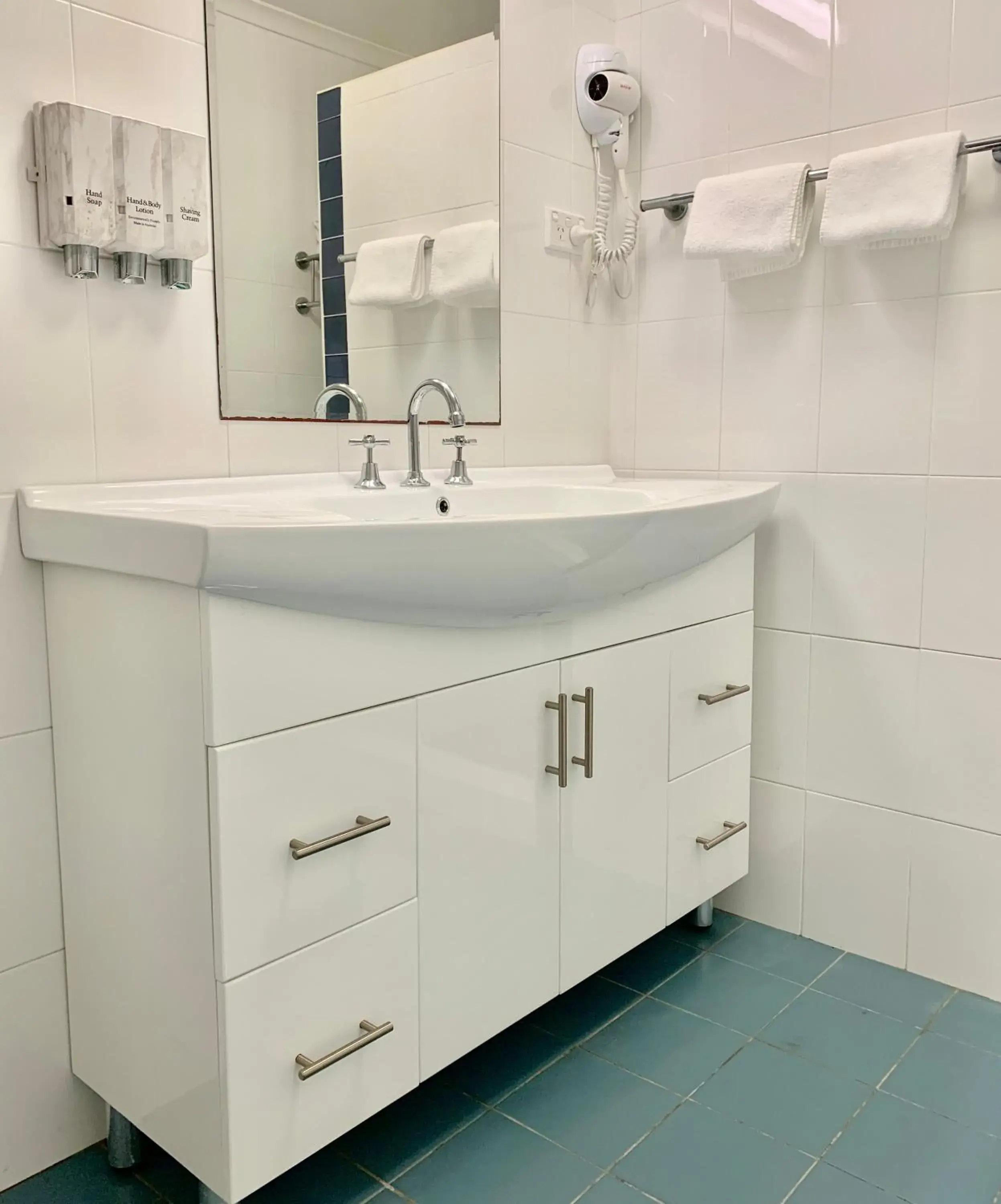 Bathroom in Shellharbour Resort and Conference Centre Bathroom in Shellharbour Resort and Conference Centre