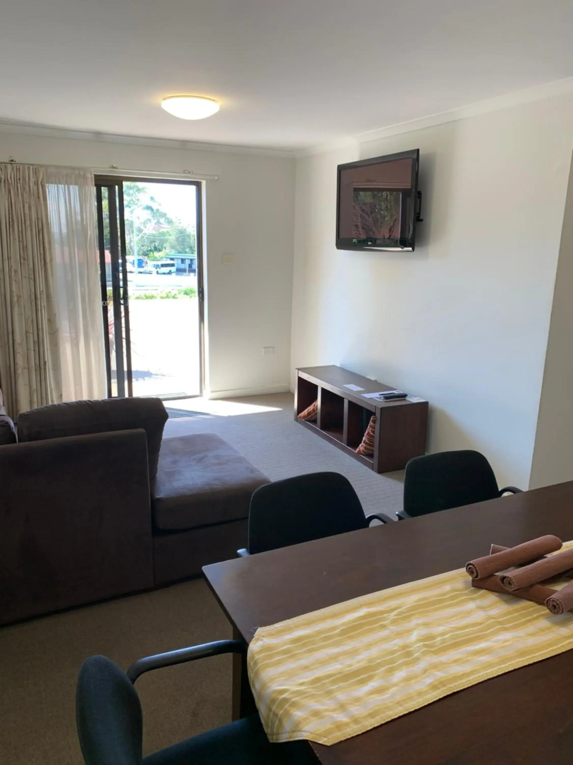 TV and multimedia, Bed in Shellharbour Resort and Conference Centre TV and multimedia, Bed in Shellharbour Resort and Conference Centre