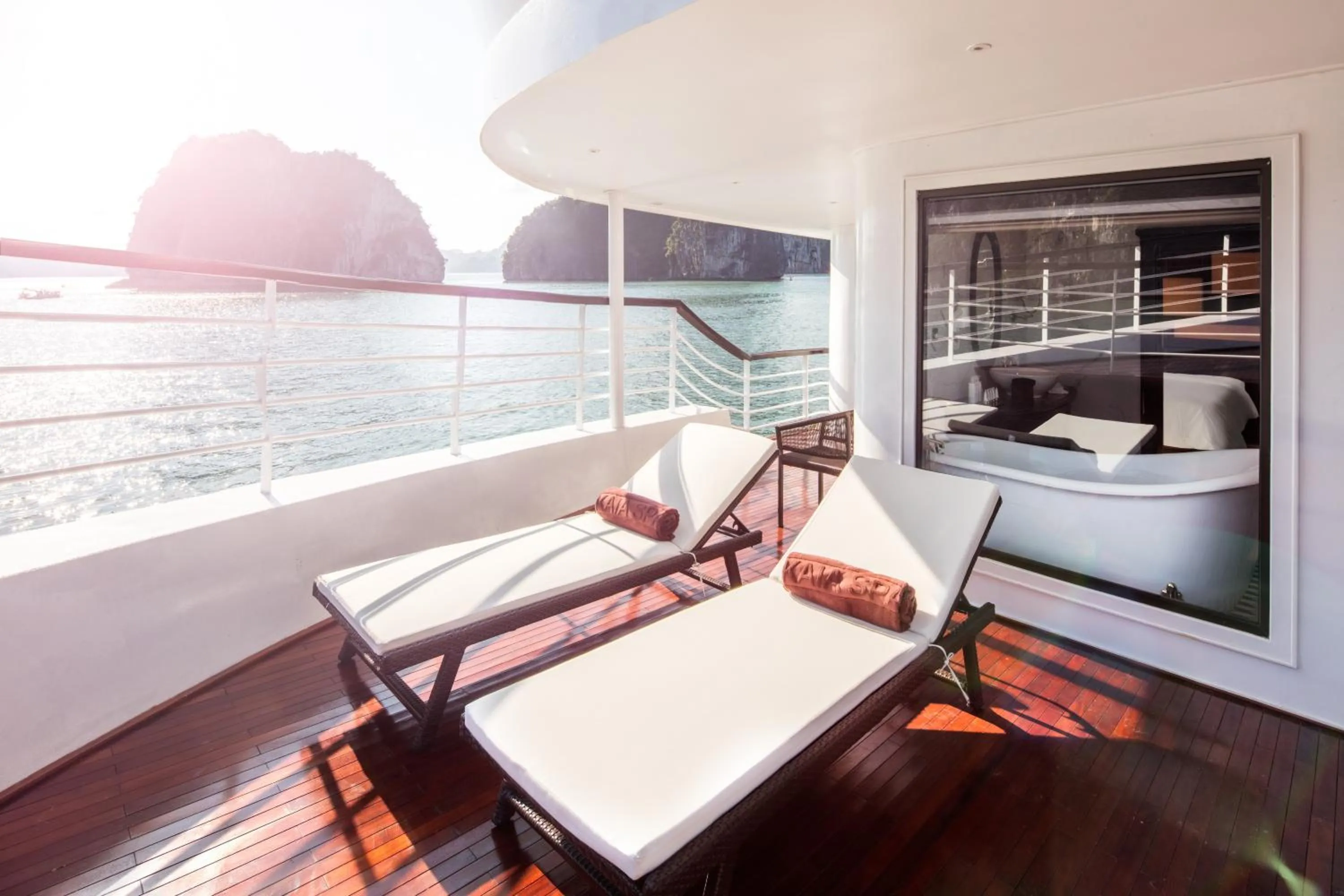 Balcony/Terrace in Ambassador Cruise Halong Bay