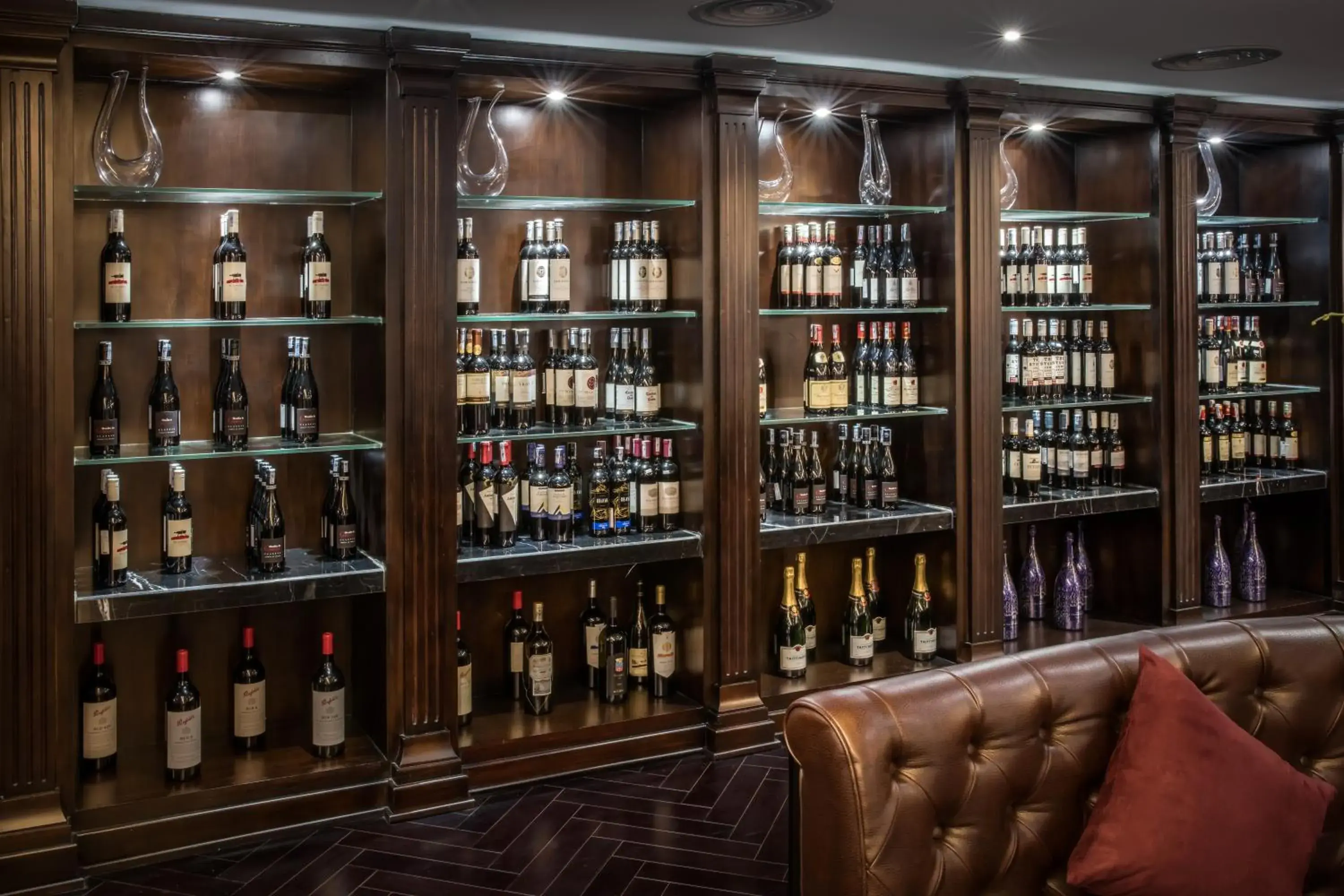 Lounge or bar in Ambassador Cruise Halong Bay Lounge or bar in Ambassador Cruise Halong Bay