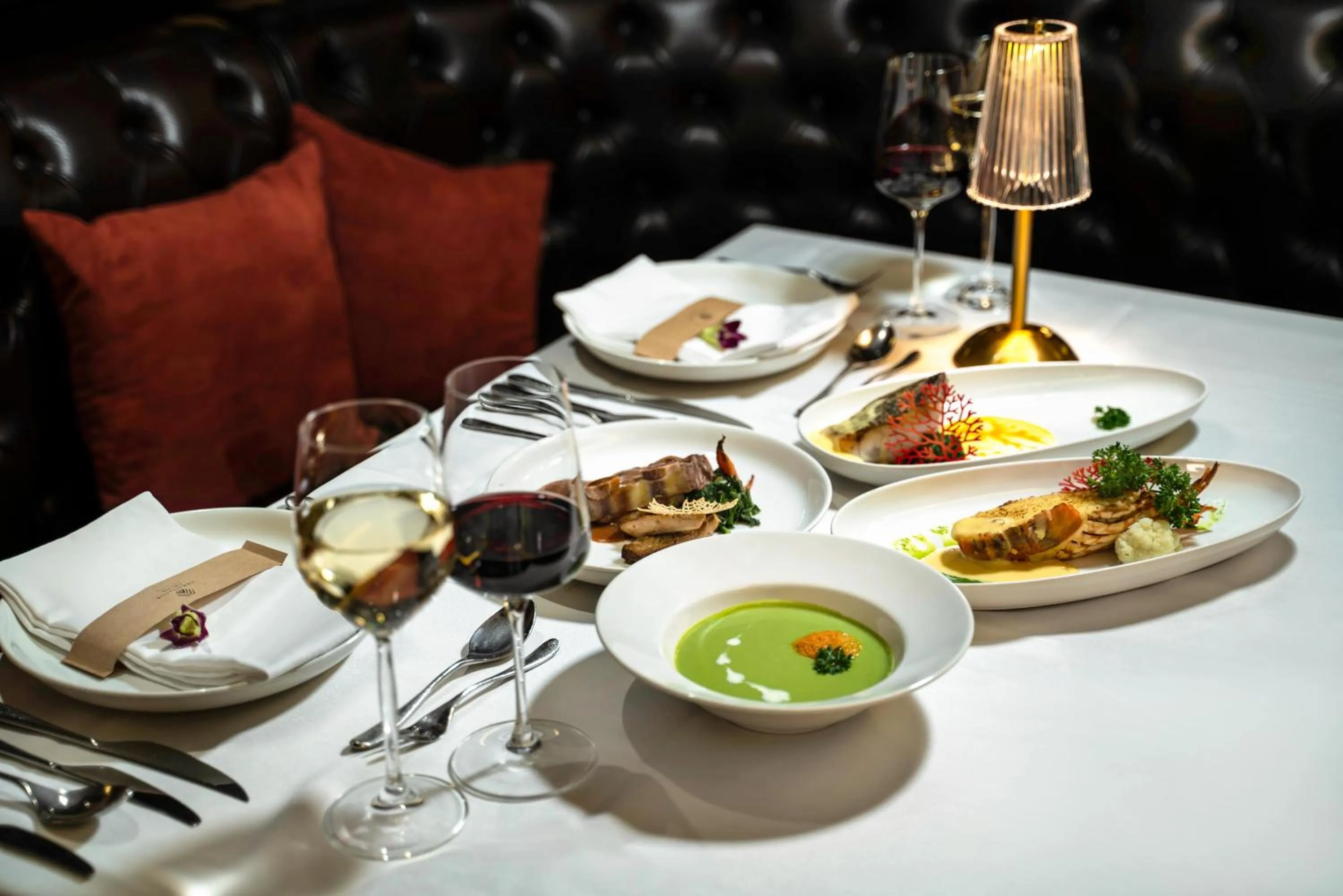 Food and drinks in Ambassador Cruise Halong Bay