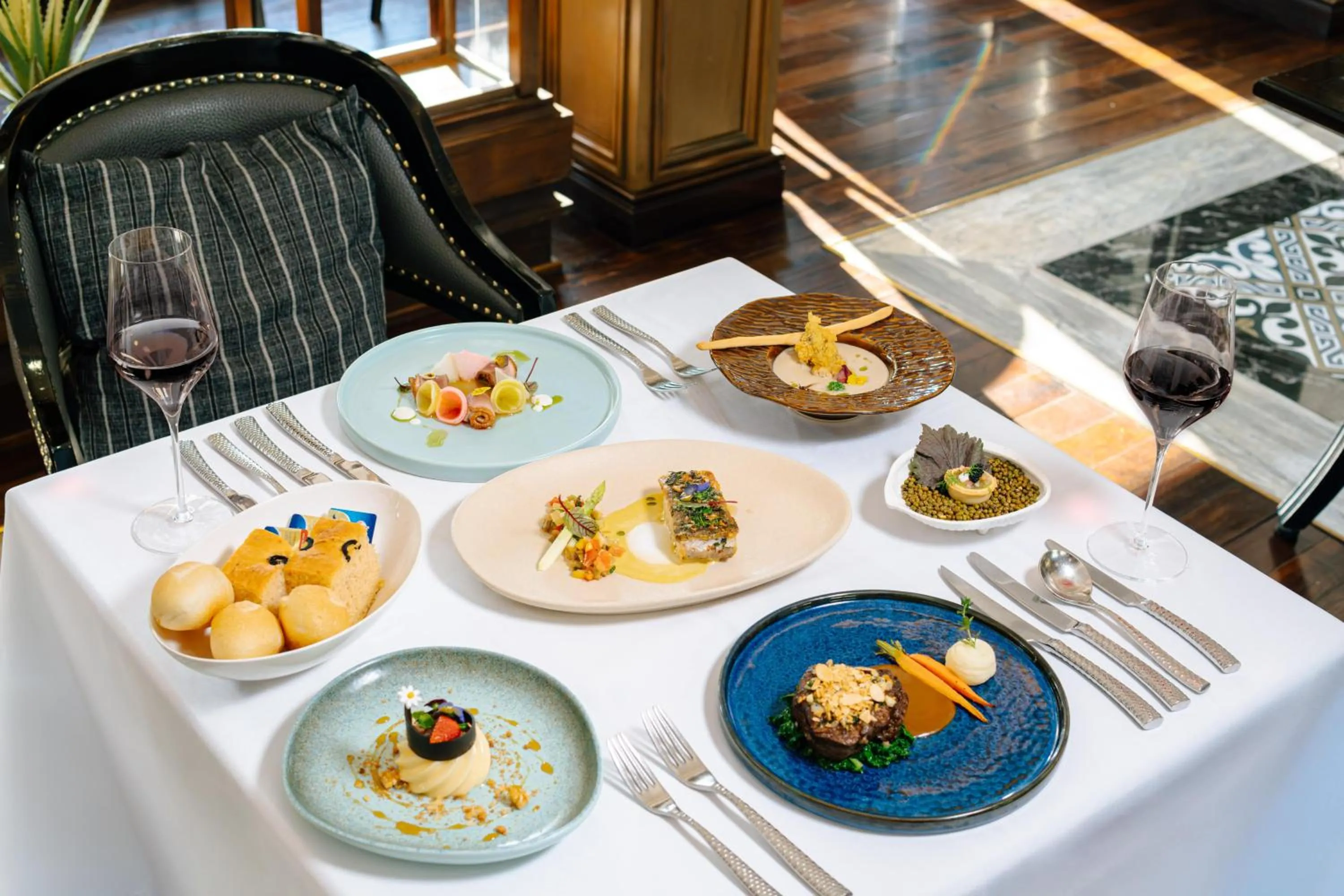 Food and drinks in Ambassador Cruise Halong Bay