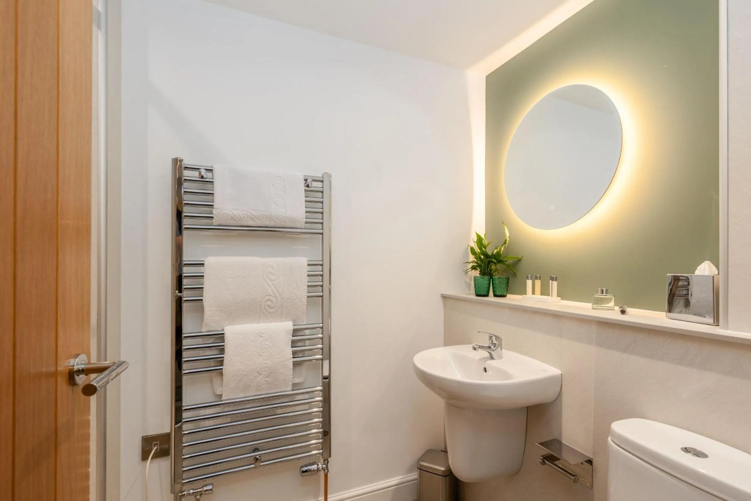 Shower in Sella Park Country House Hotel