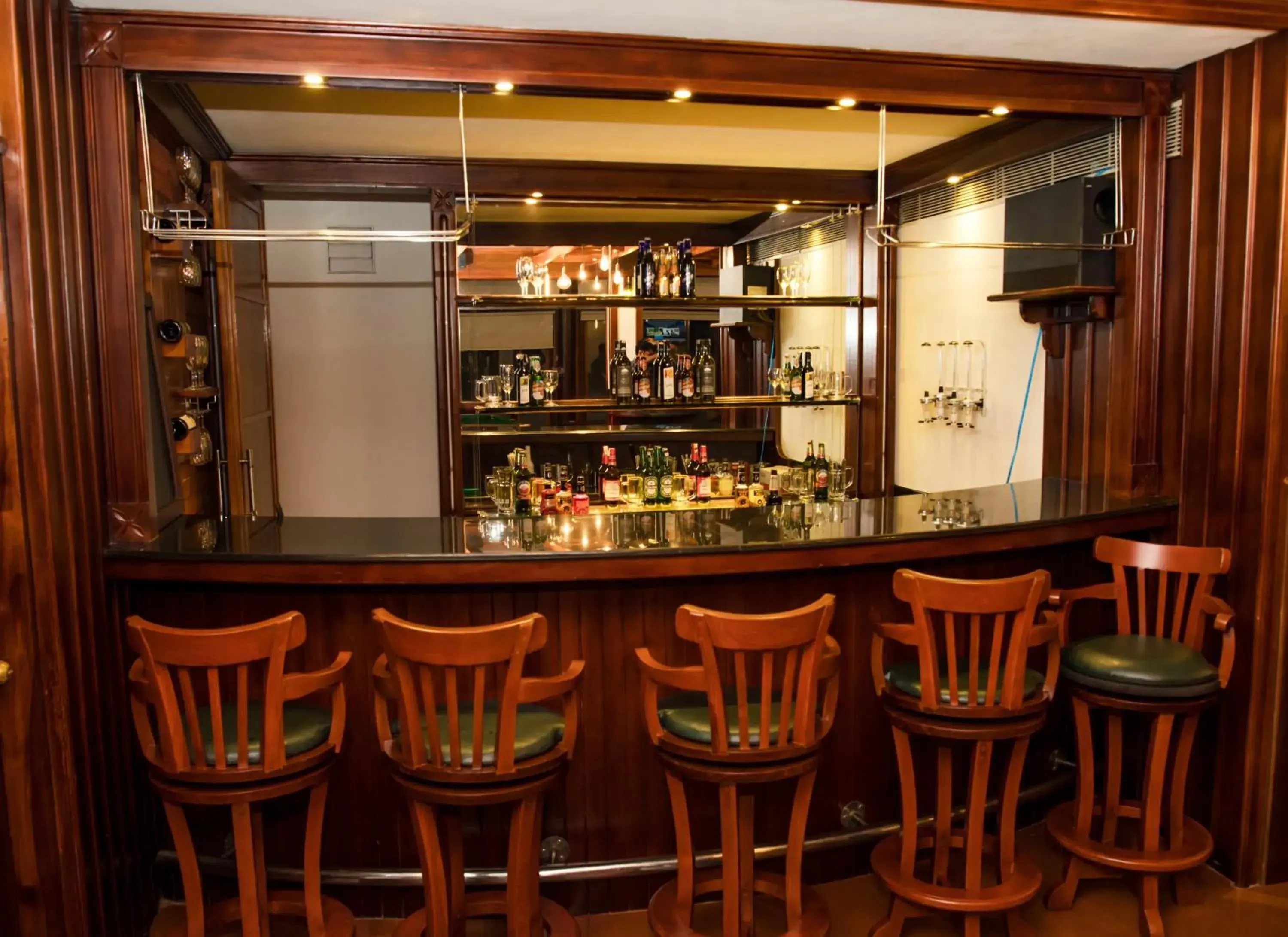 Lounge or bar in Backwater Ripples Kumarakom Lounge or bar in Backwater Ripples Kumarakom