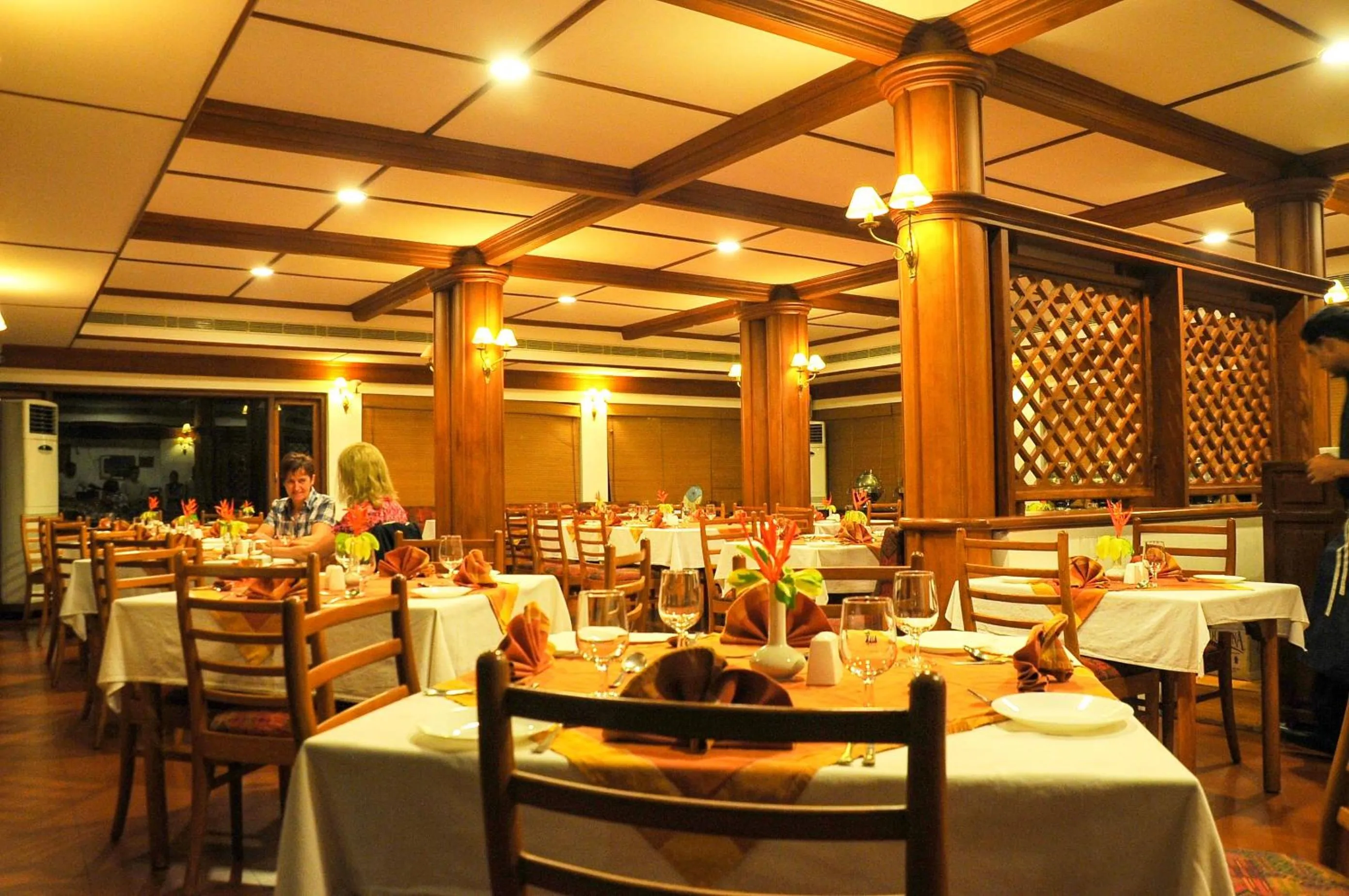 Restaurant/places to eat in Backwater Ripples Kumarakom