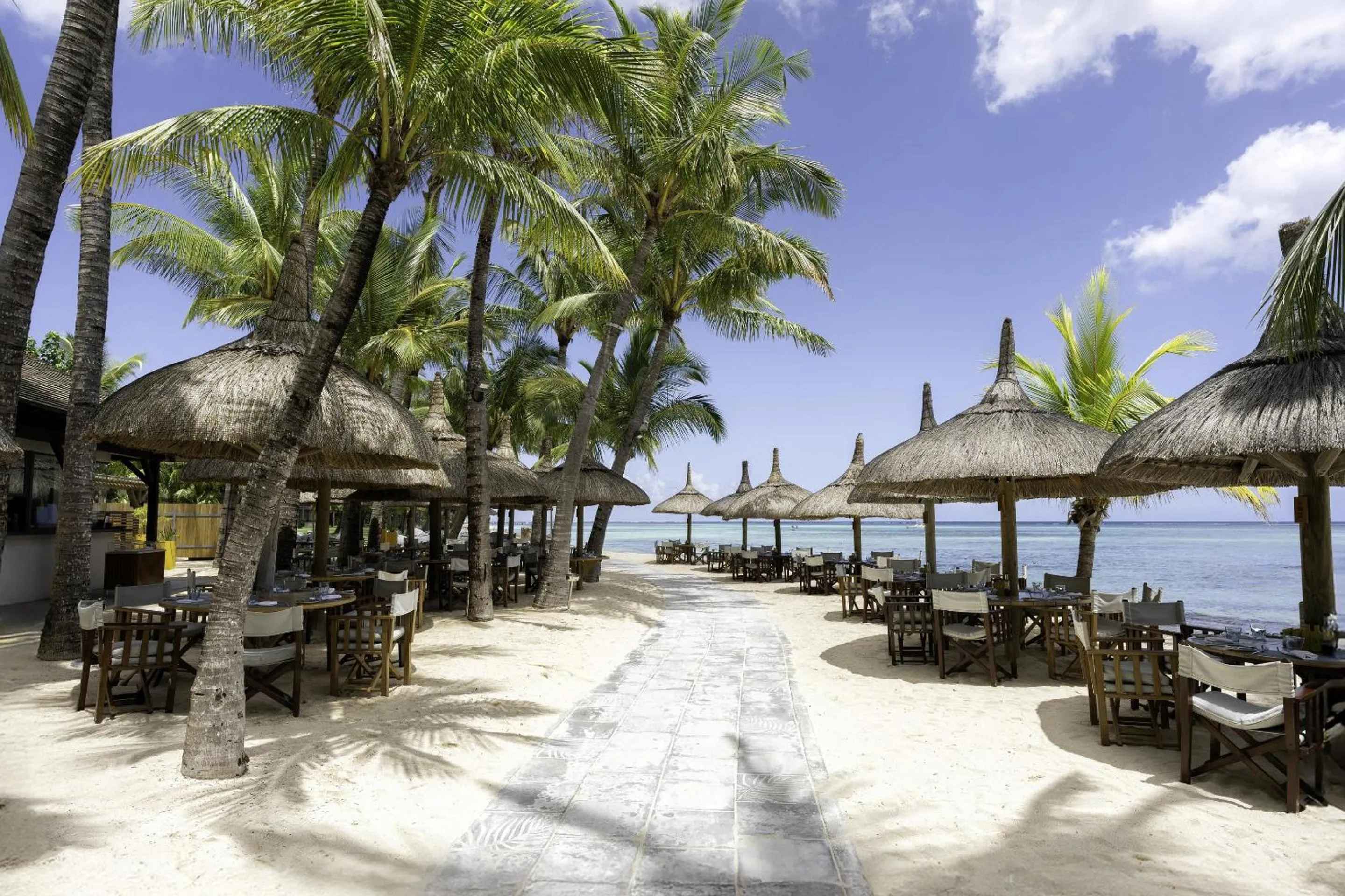 Restaurant/places to eat in Dinarobin Beachcomber Golf Resort & Spa