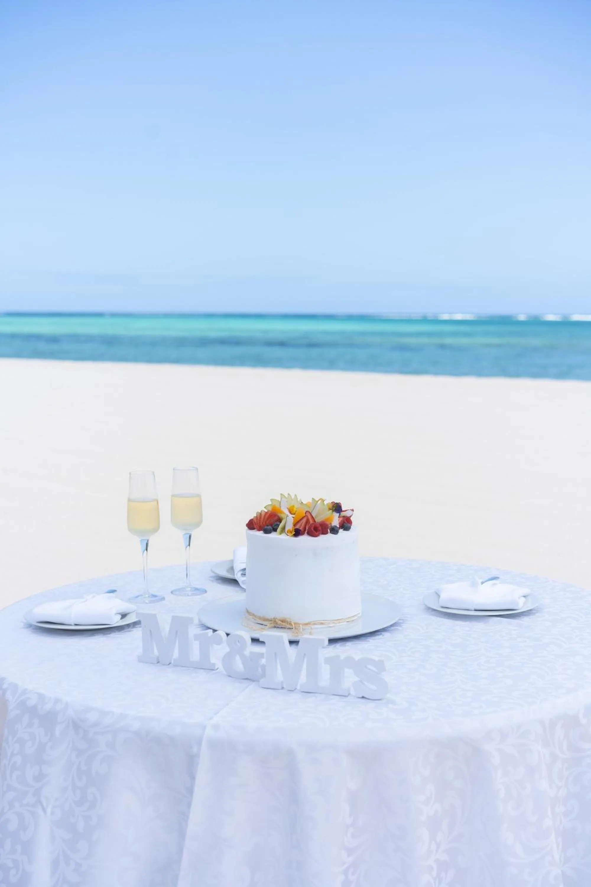 Food in Dinarobin Beachcomber Golf Resort & Spa