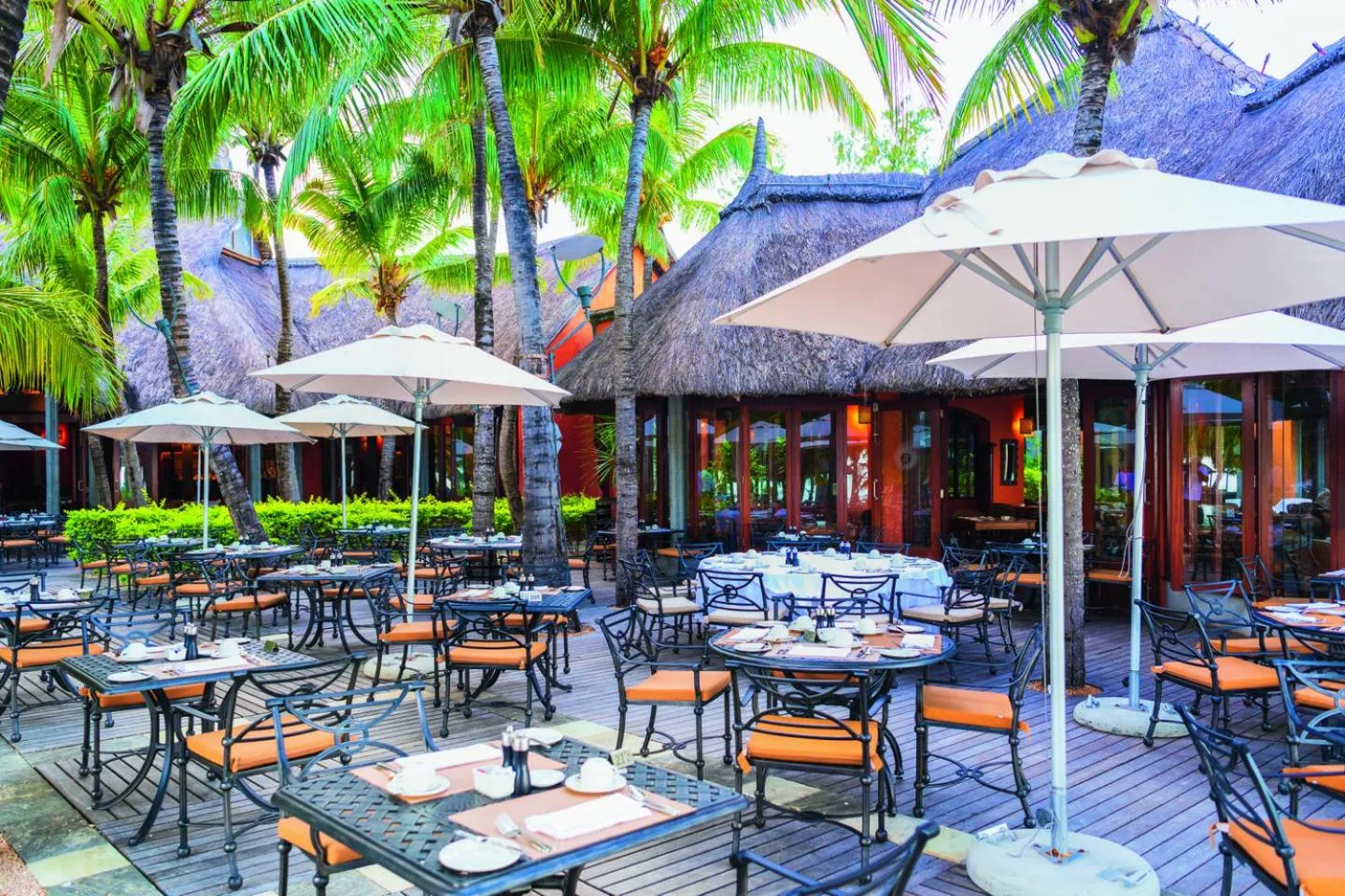 Restaurant/places to eat in Dinarobin Beachcomber Golf Resort & Spa