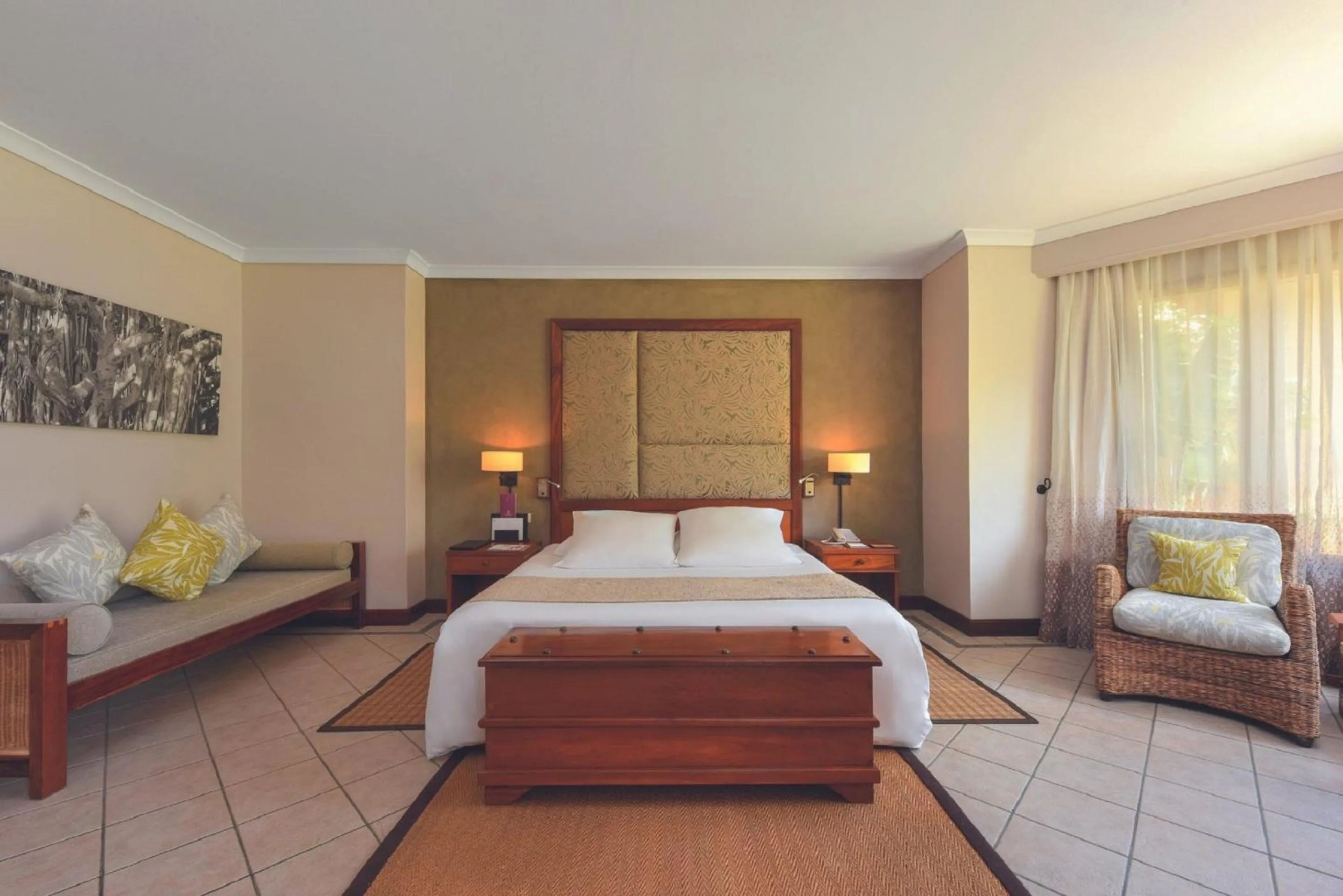 Bedroom, Bed in Dinarobin Beachcomber Golf Resort & Spa