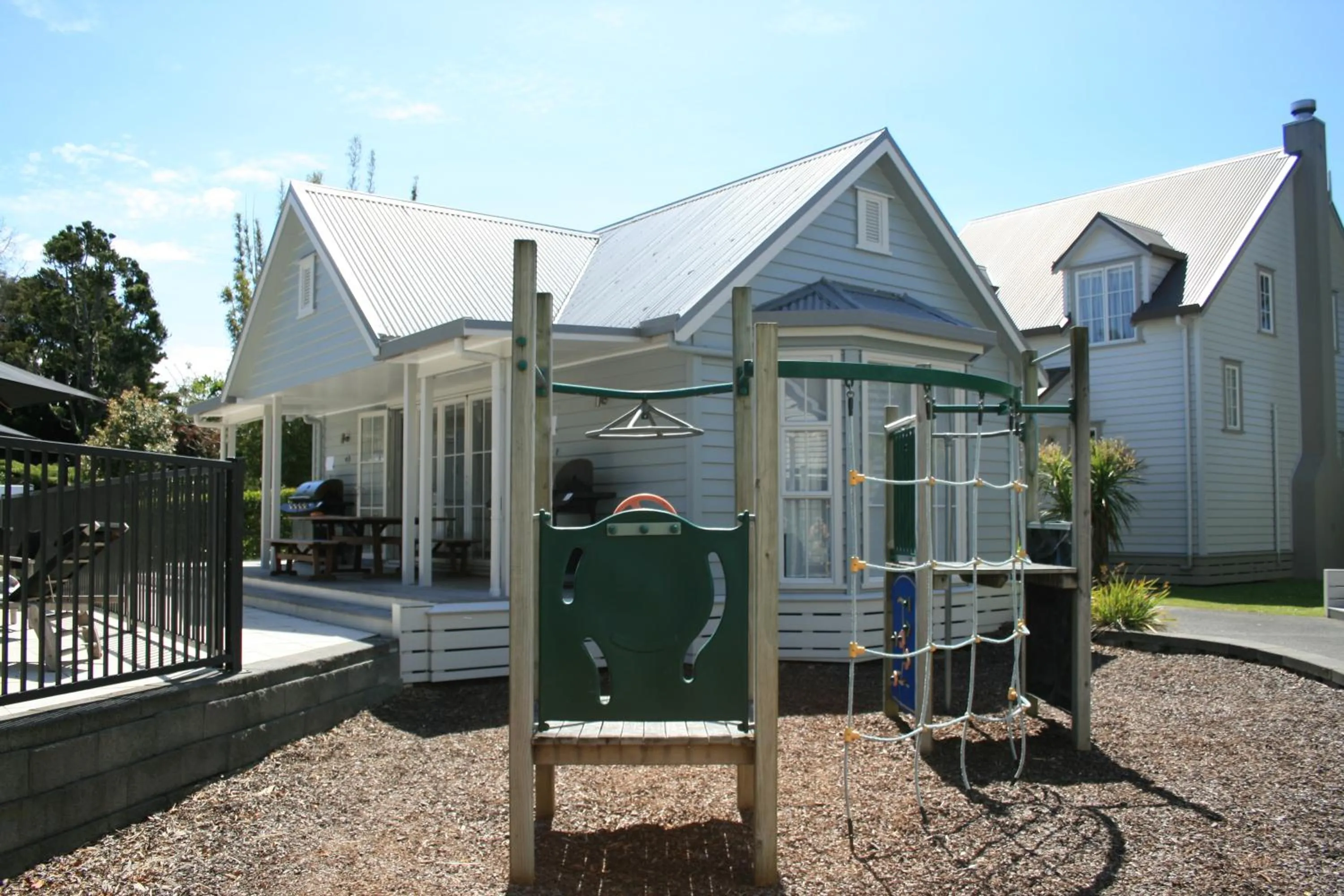 Settler's Cottage 2 or 3 Bedroom - Russell Cottages Collection