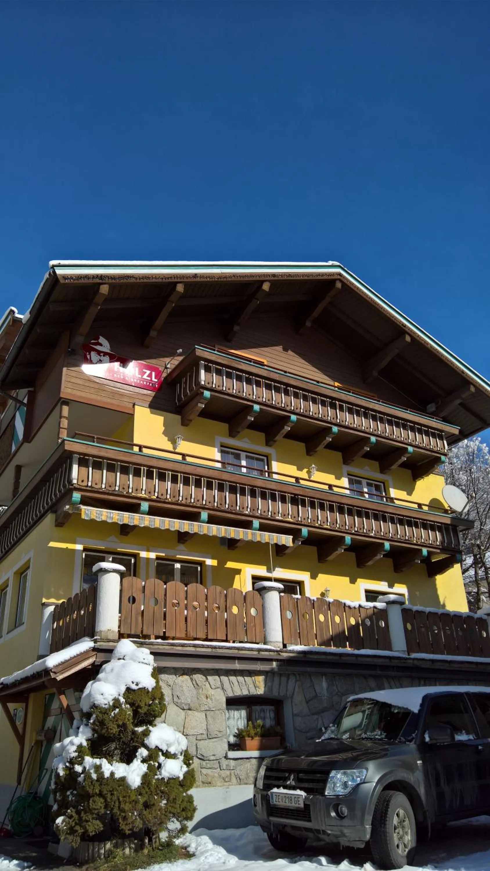 Property building in Hölzl Bed & Breakfast