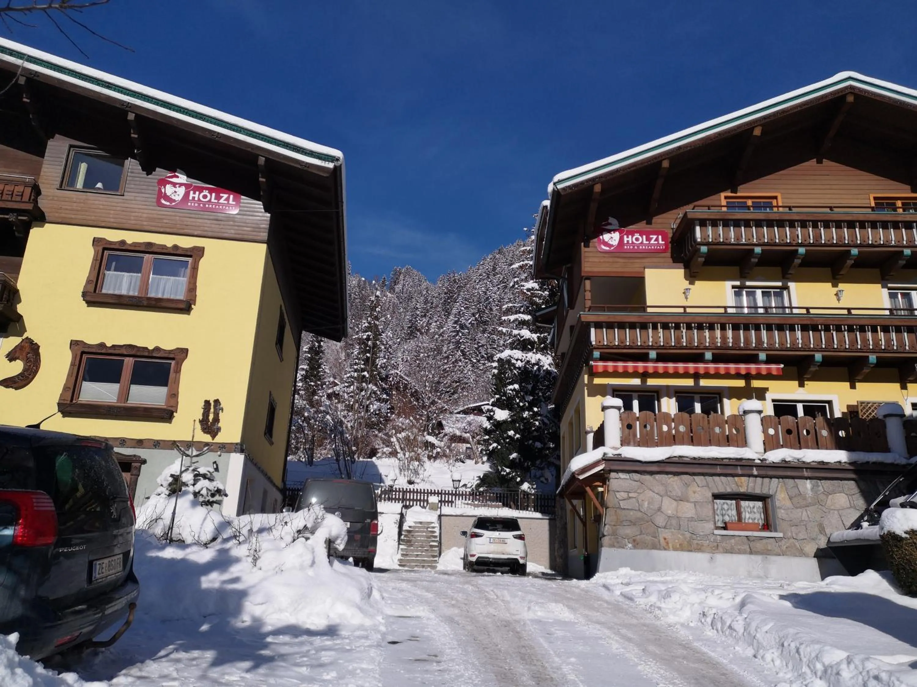 Property building in Hölzl Bed & Breakfast