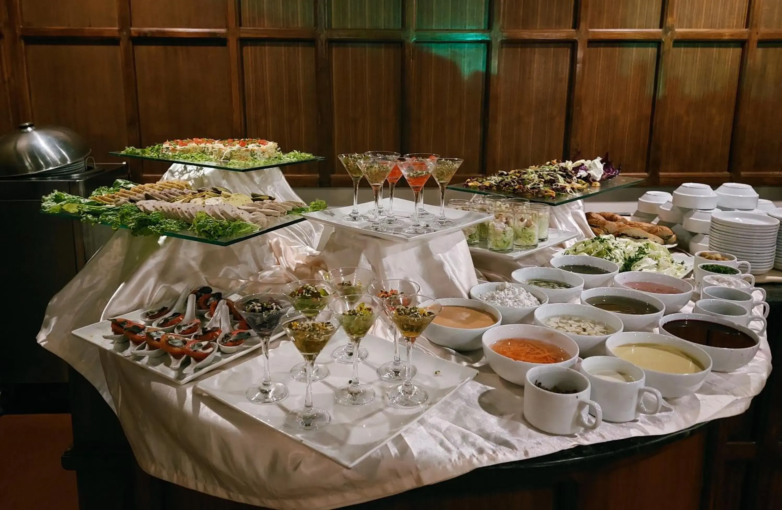 Food and drinks in Greenwoods Resort, Thekkady Food and drinks in Greenwoods Resort, Thekkady