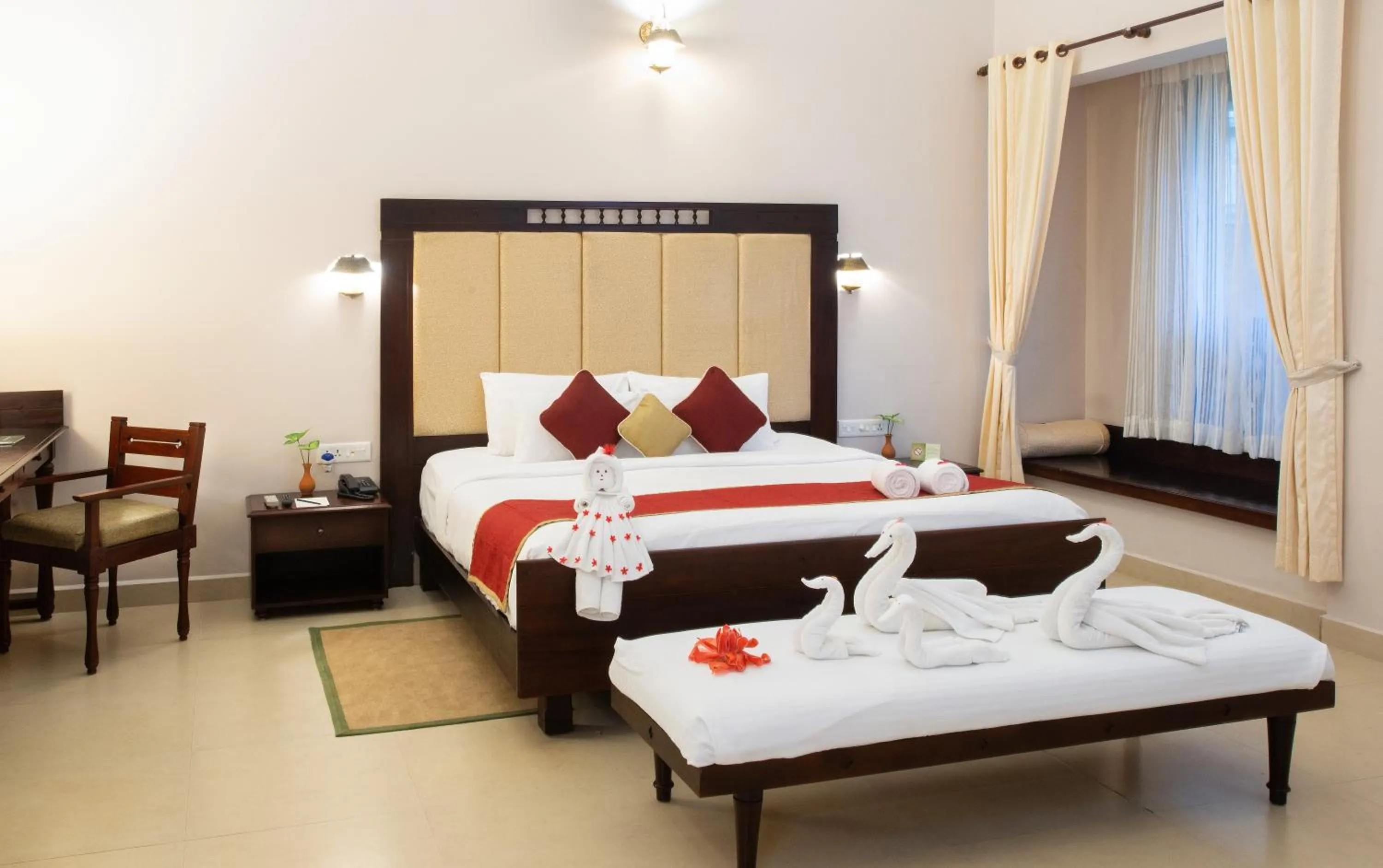 Bedroom, Bed in Greenwoods Resort, Thekkady
