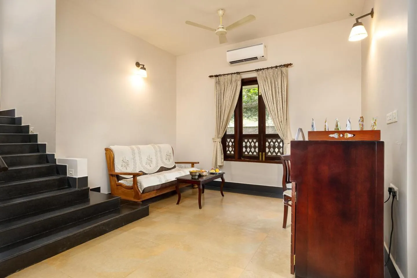 Living room in Greenwoods Resort, Thekkady